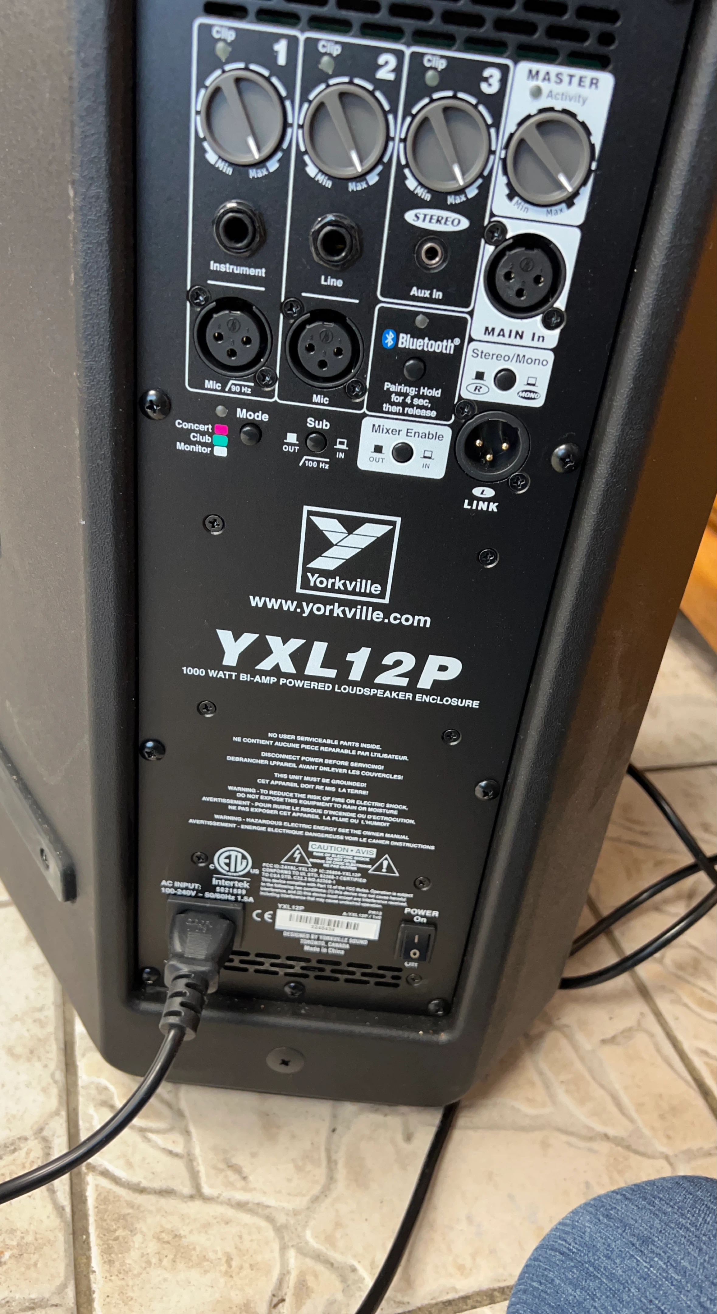 Yorkville YXL12P 1000 Watt Bi-Amp Powered Loudspeaker