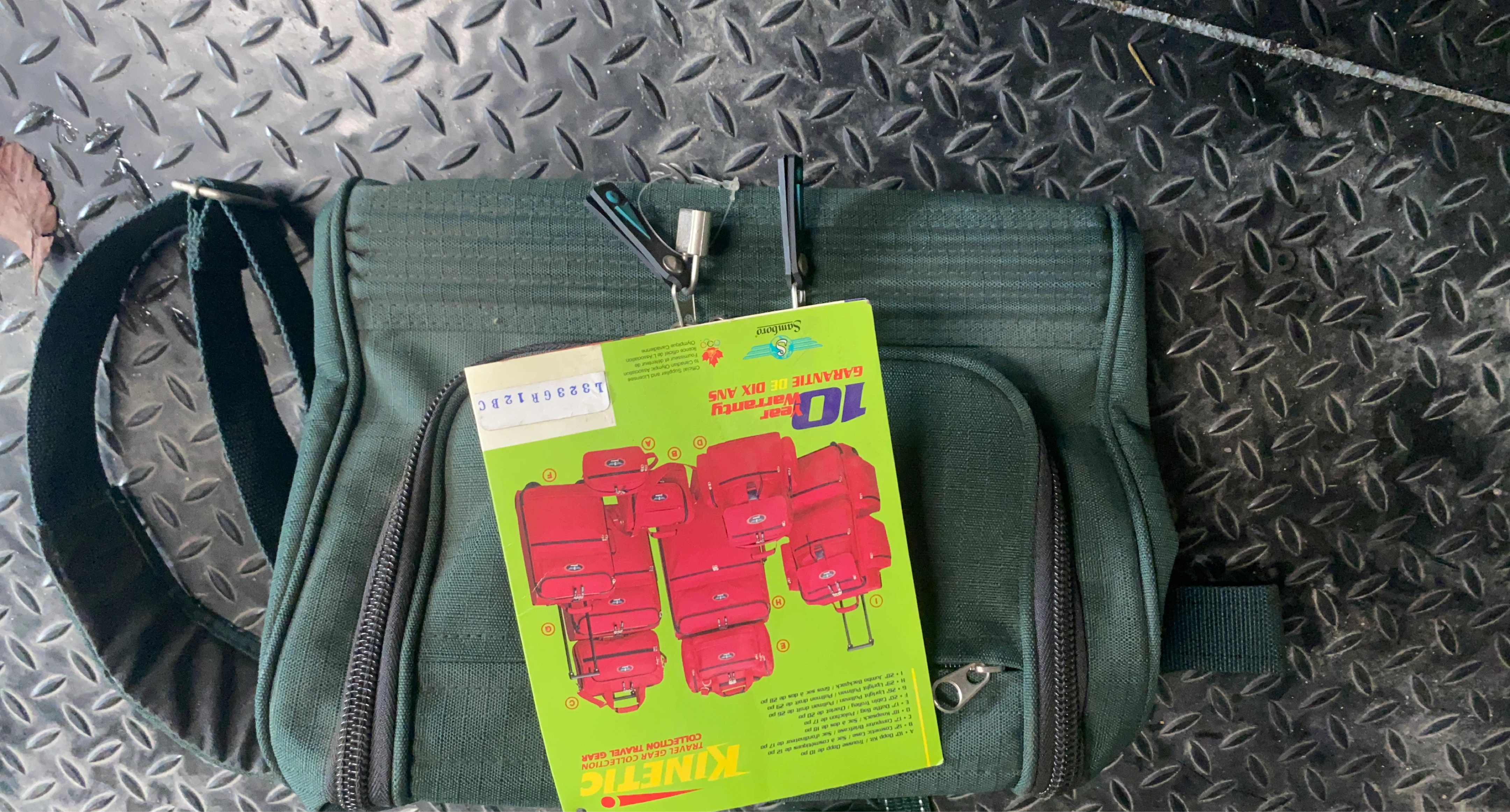 Green KINETIC Travel Gear Collection Dopp Kit