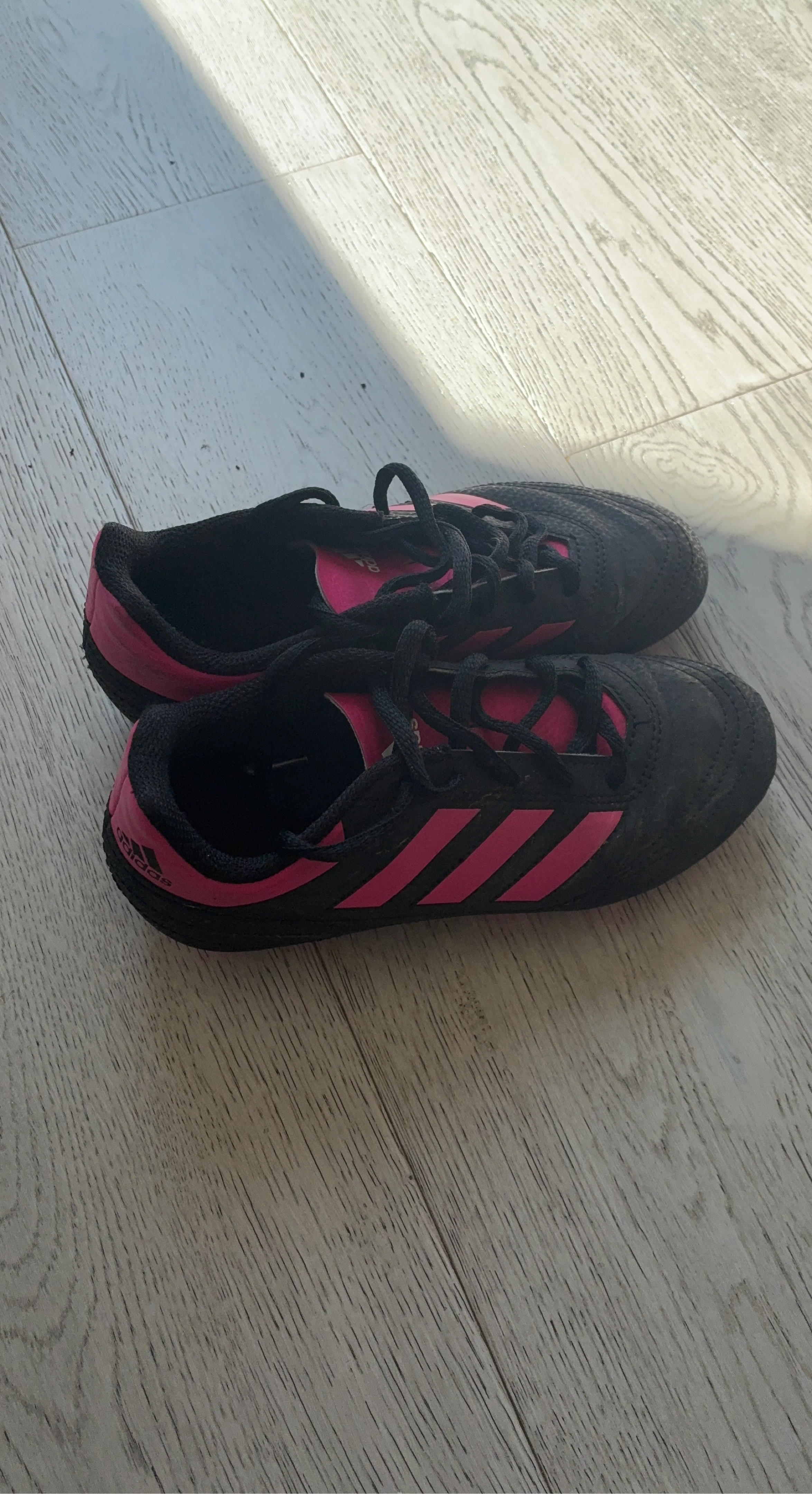 Adidas Soccer Cleats Black Pink Youth size 1 youth Size 13K