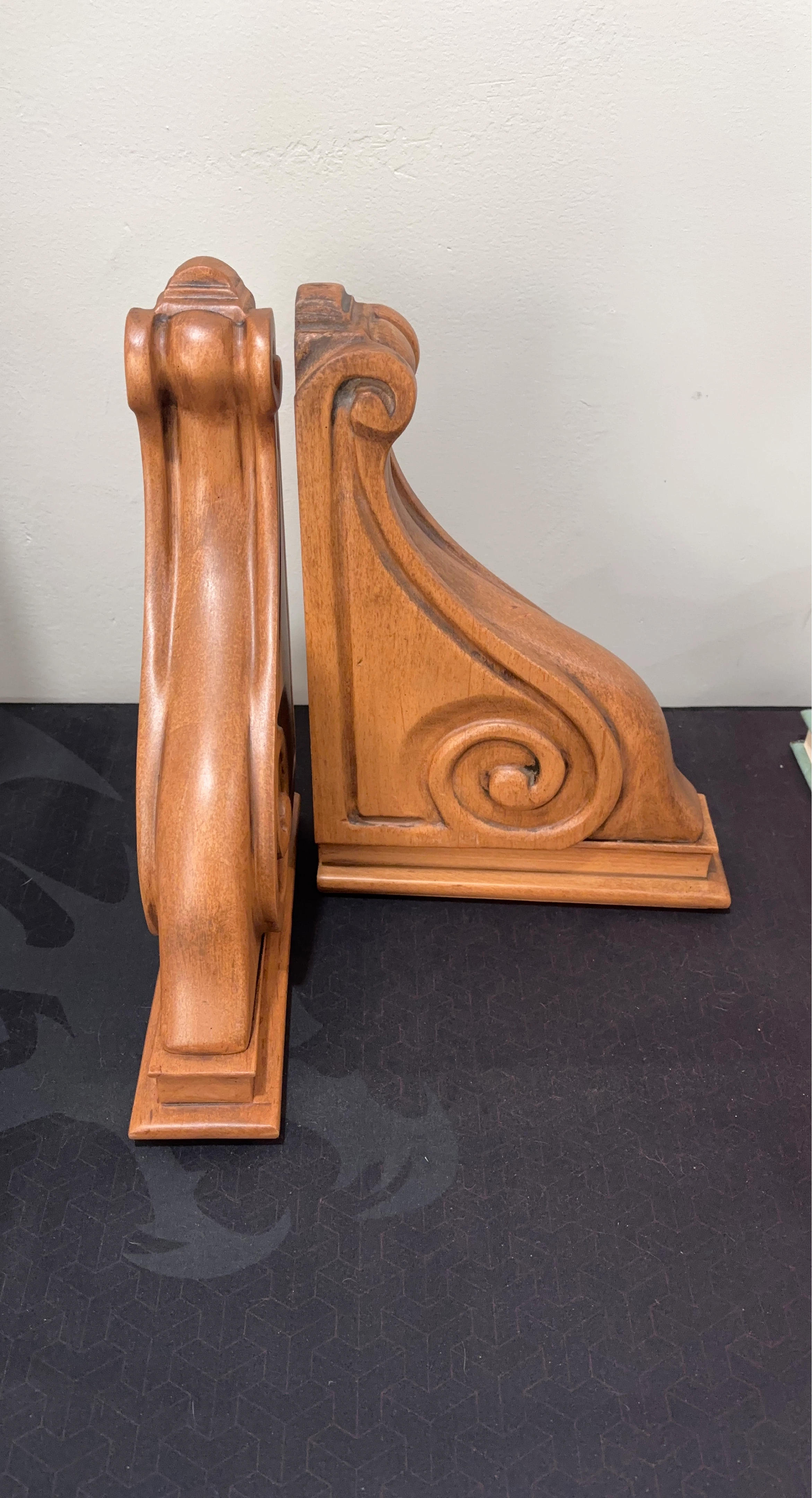 Wood Decorative Corbel Brackets Set