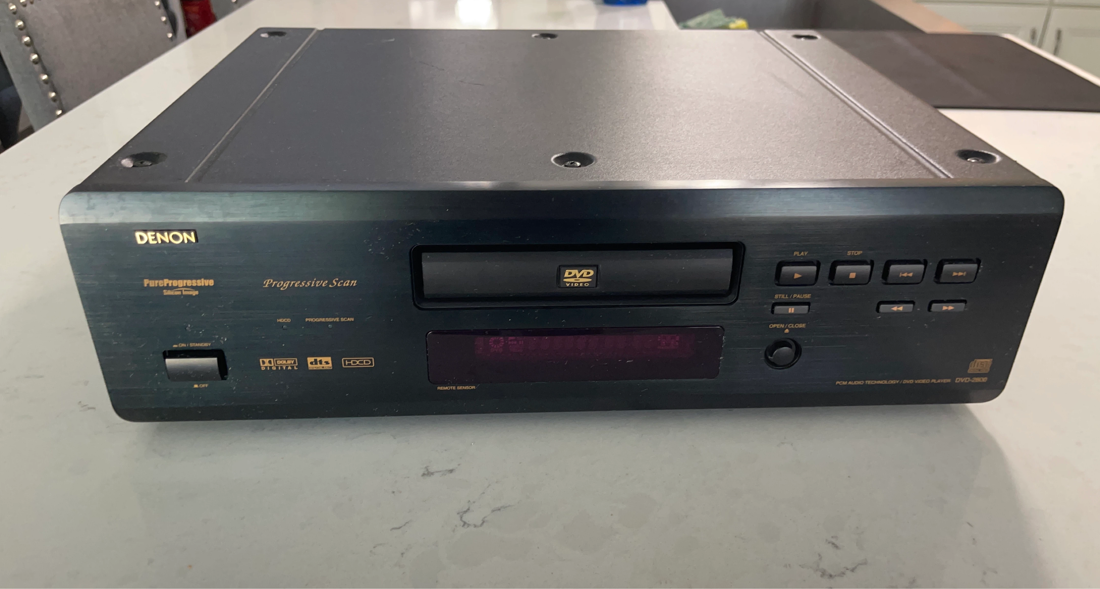 Denon DVD-2800 Progressive Scan DVD Player