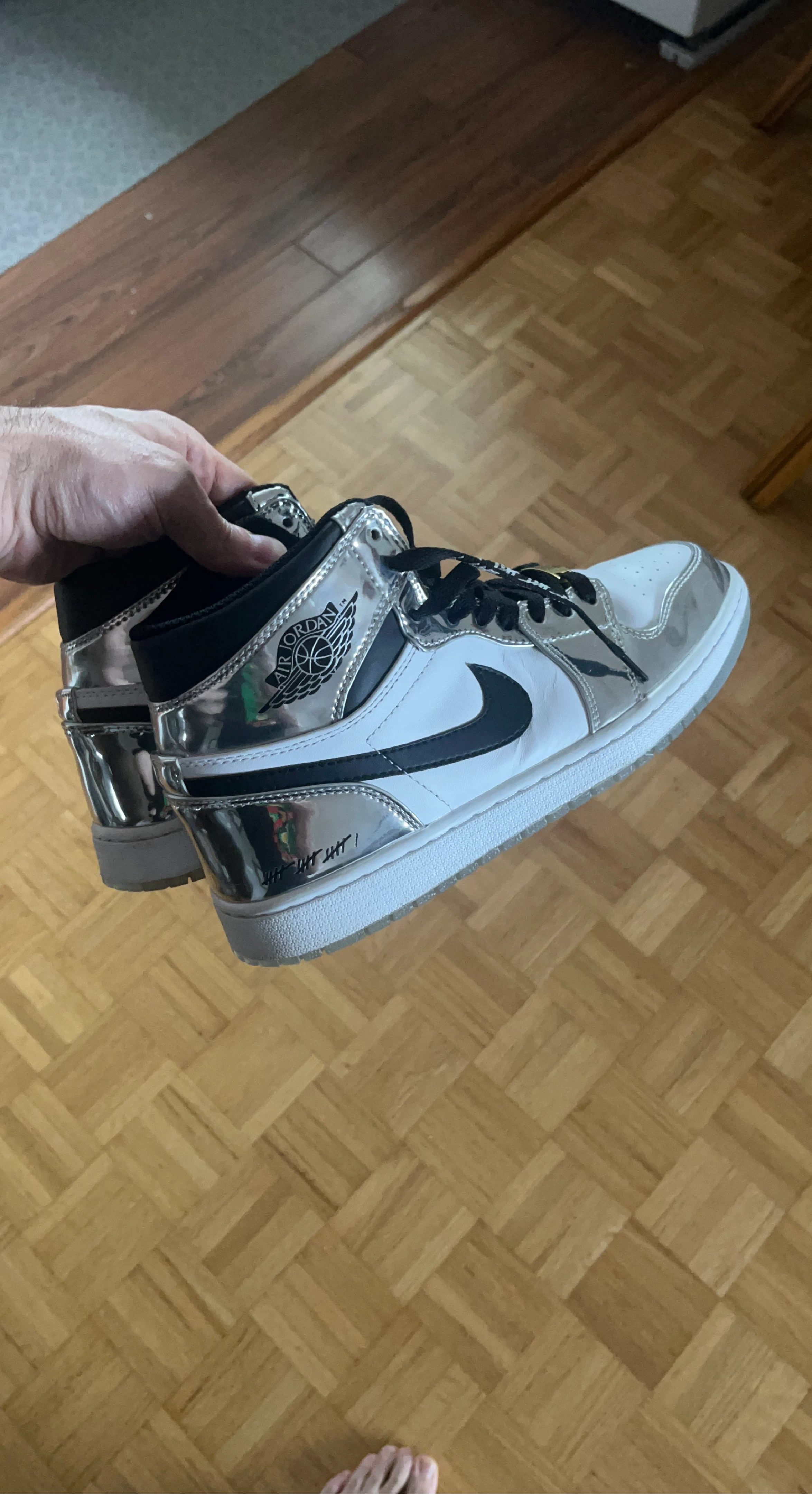 Air Jordan 1 High OG "Metallic" Sneakers