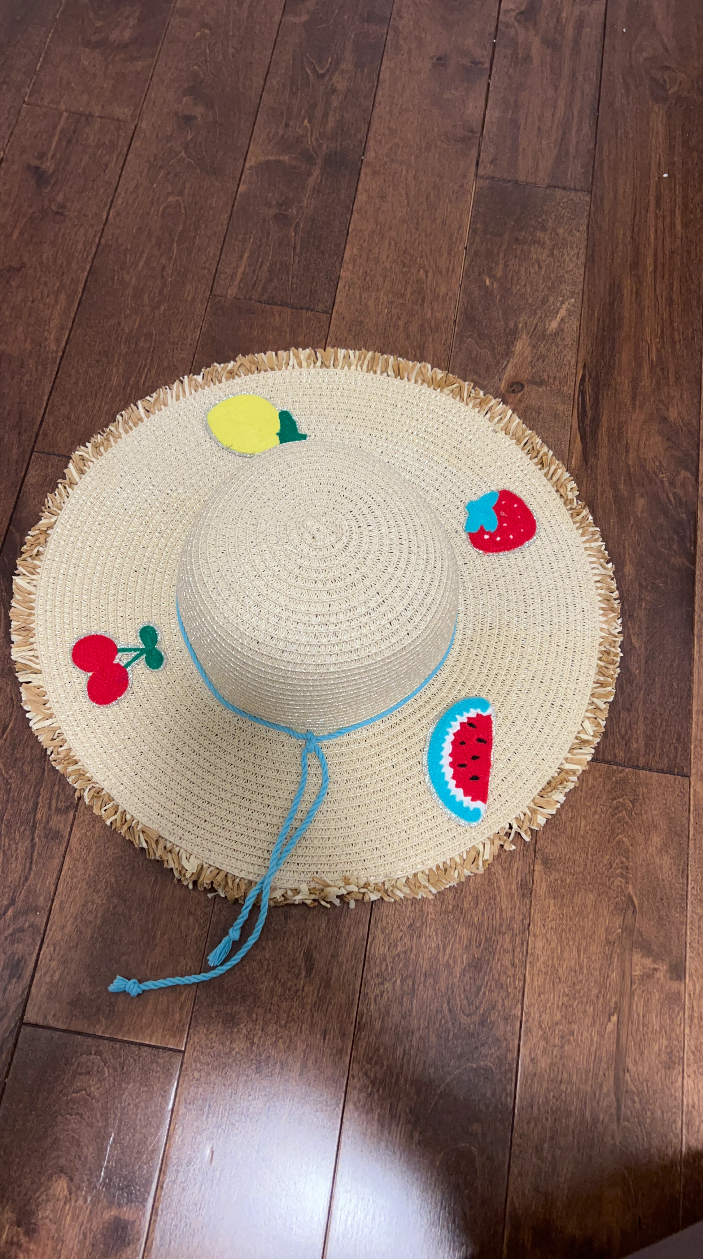 Straw sun hat with fruit details