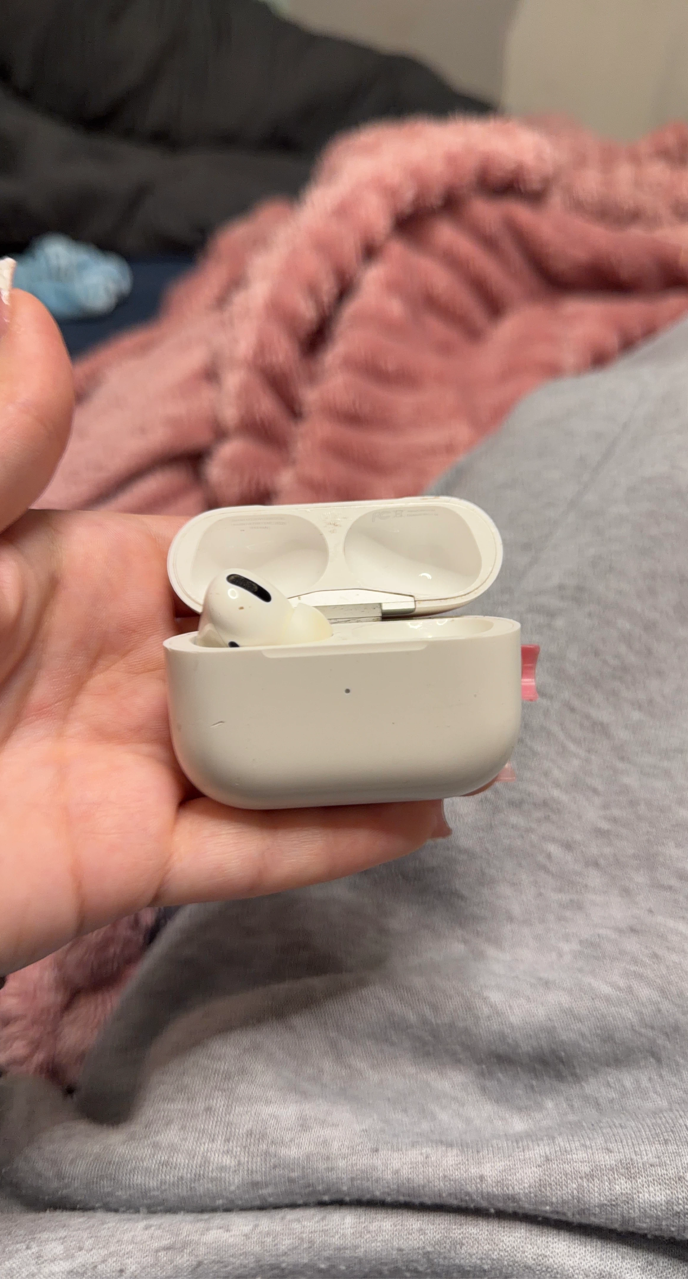 Apple AirPods Pro (1st Generation) with Charging Case