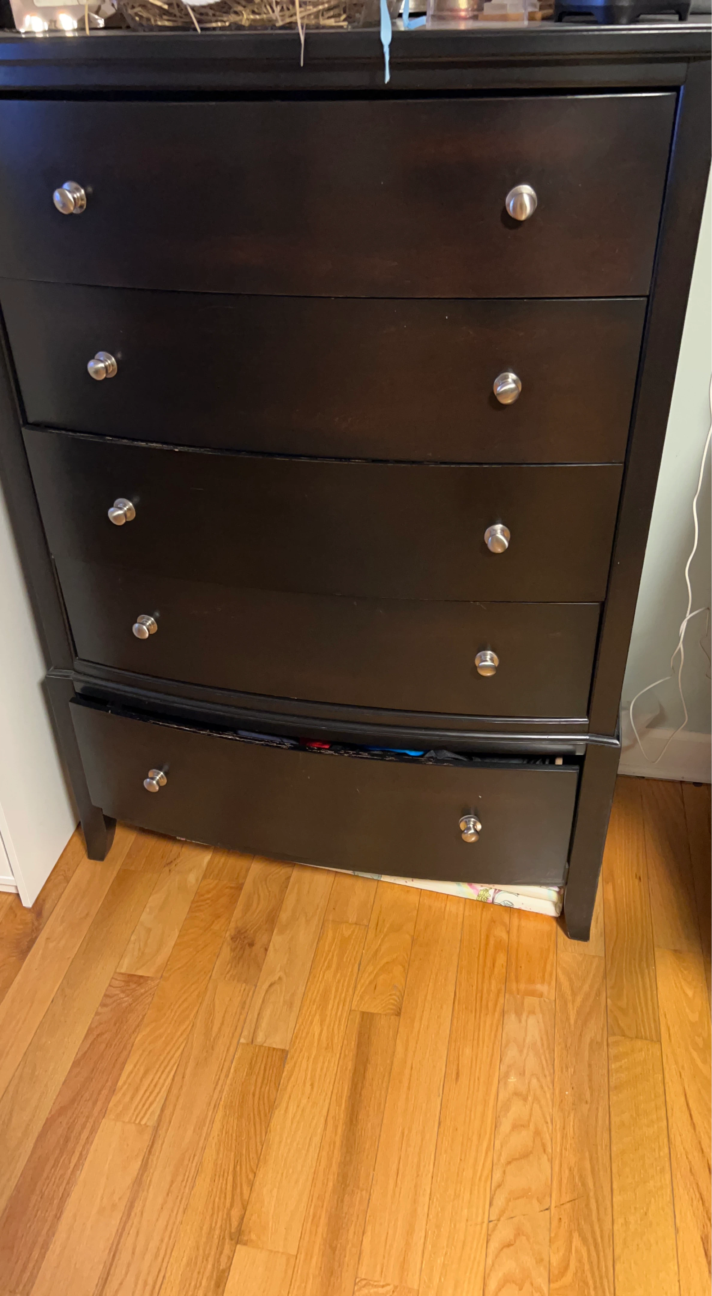 Dark Wood 5-Drawer Dresser