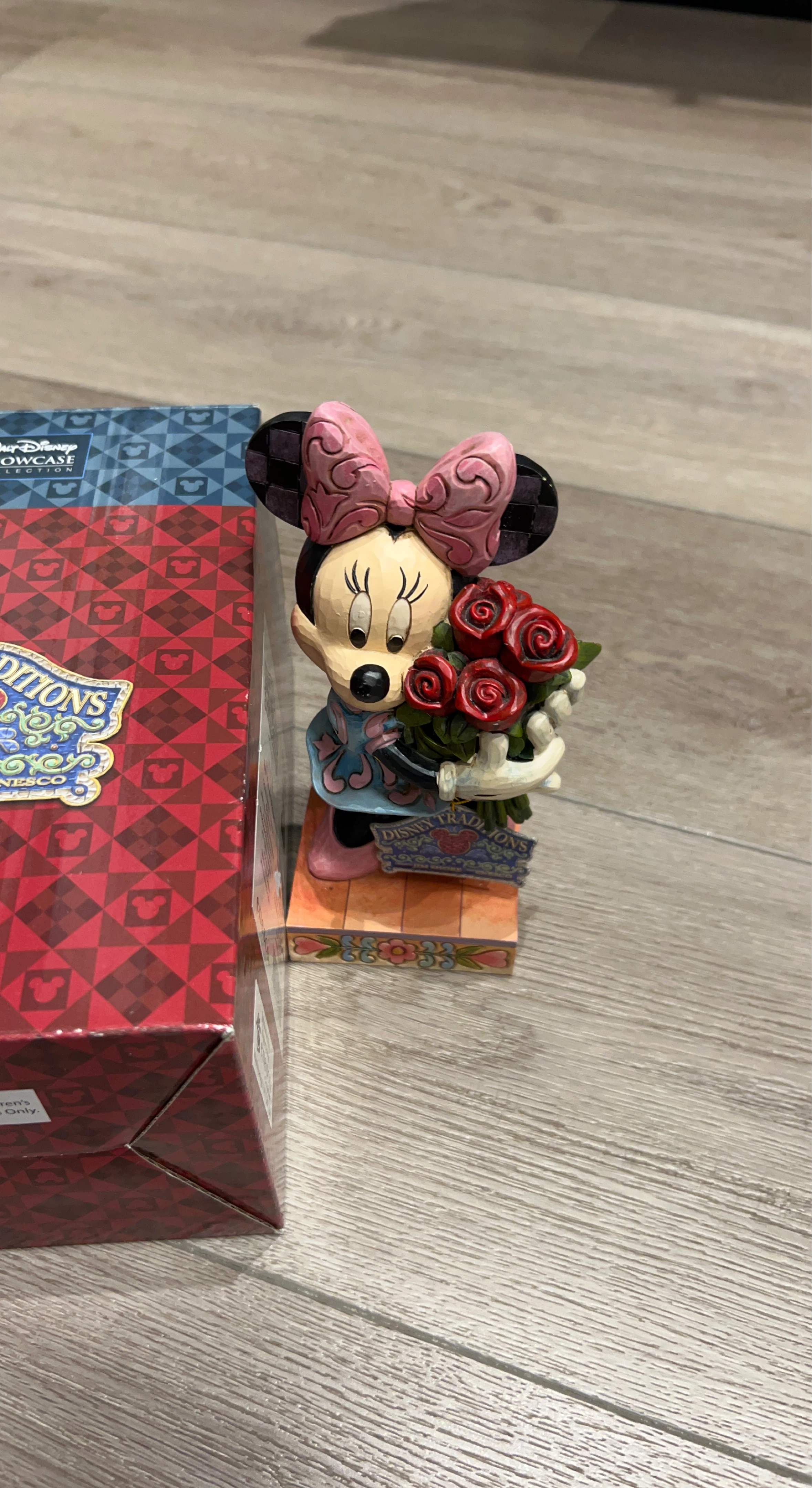 Disney Traditions Minnie Mouse Figurine with Roses