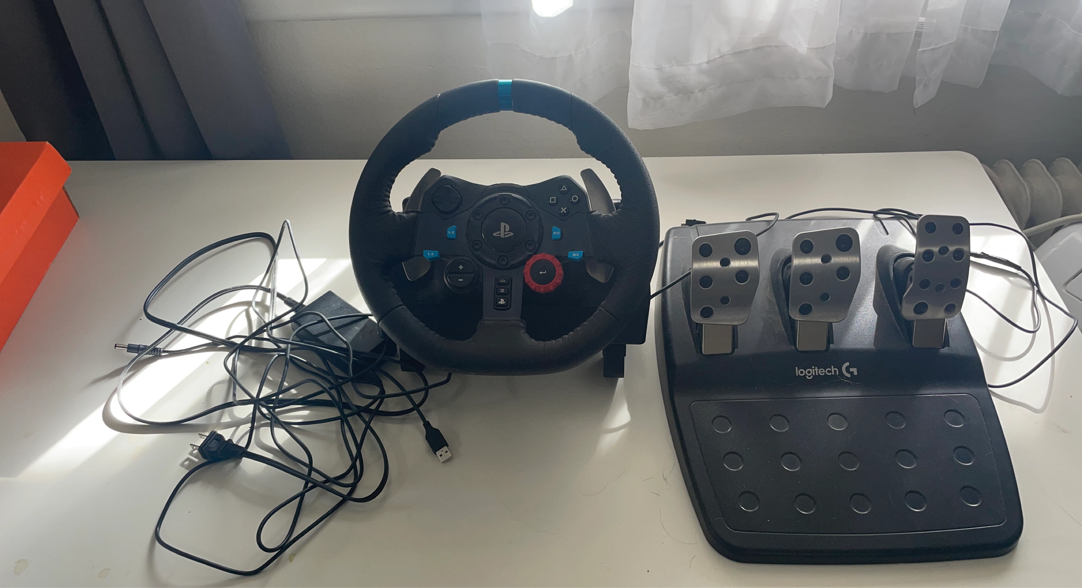 Logitech G29 Driving Force Racing Wheel and Pedals
