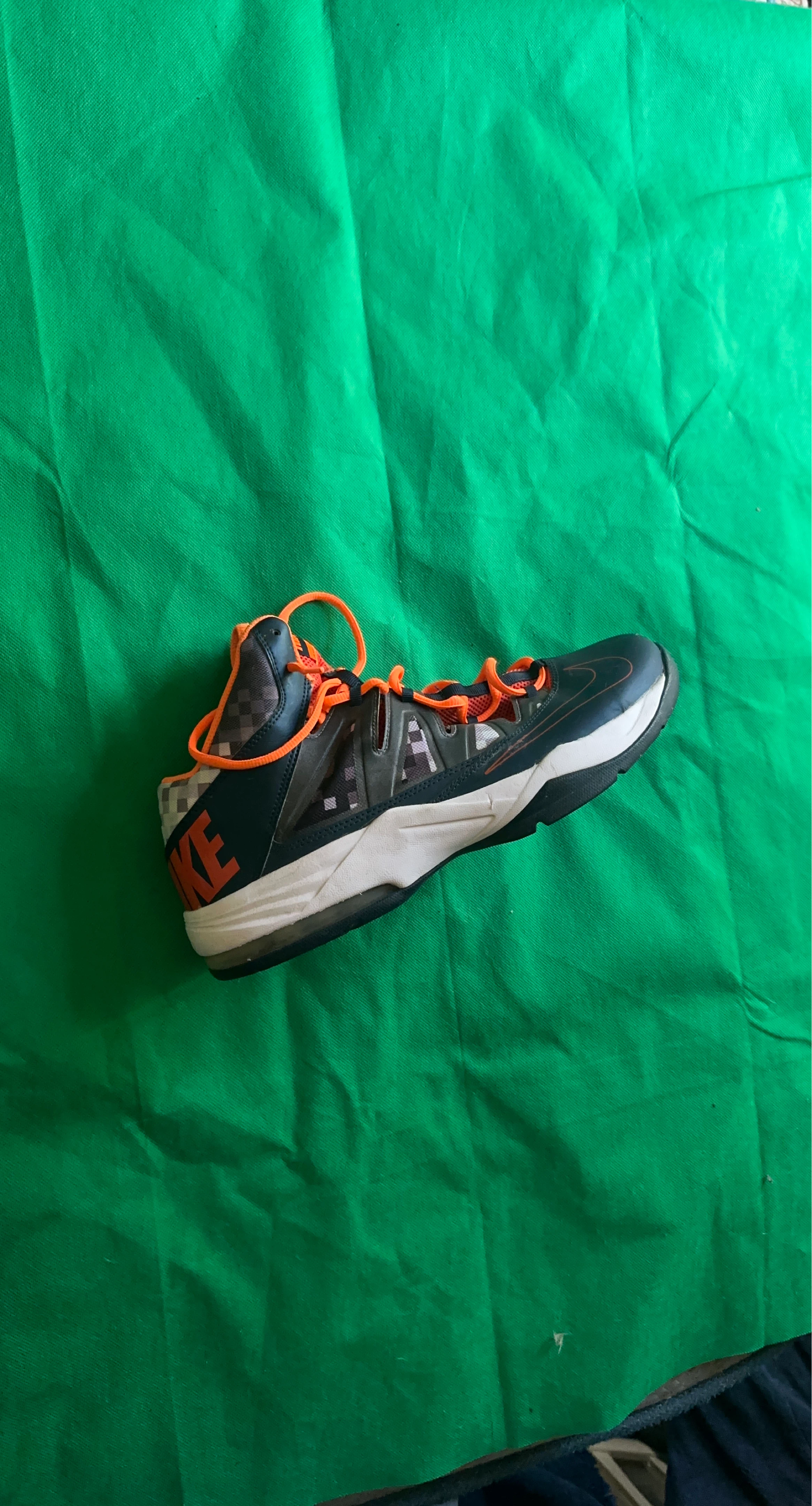 Nike Basketball Shoes Men's High-Top Orange & Black