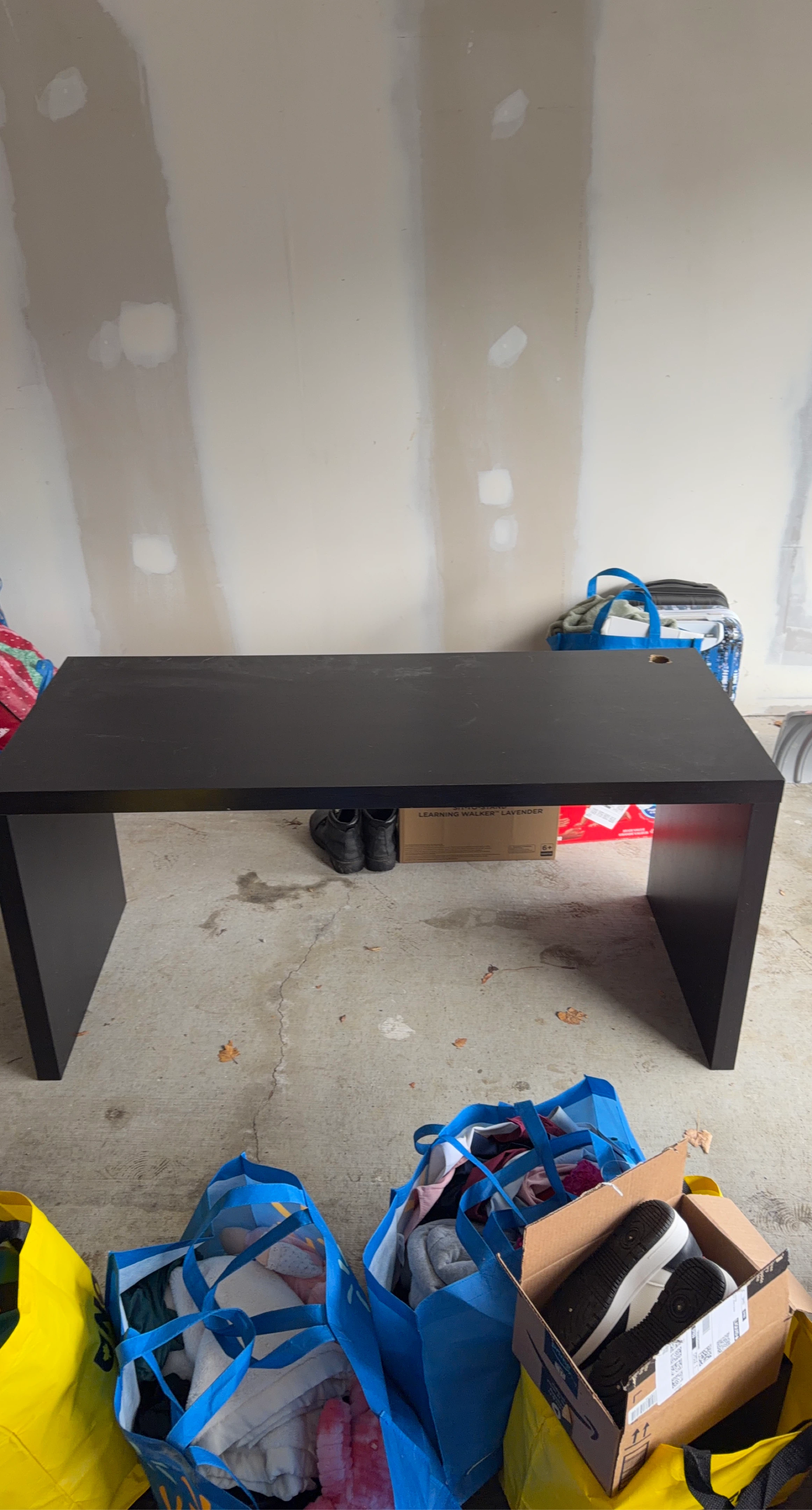 Black Desk