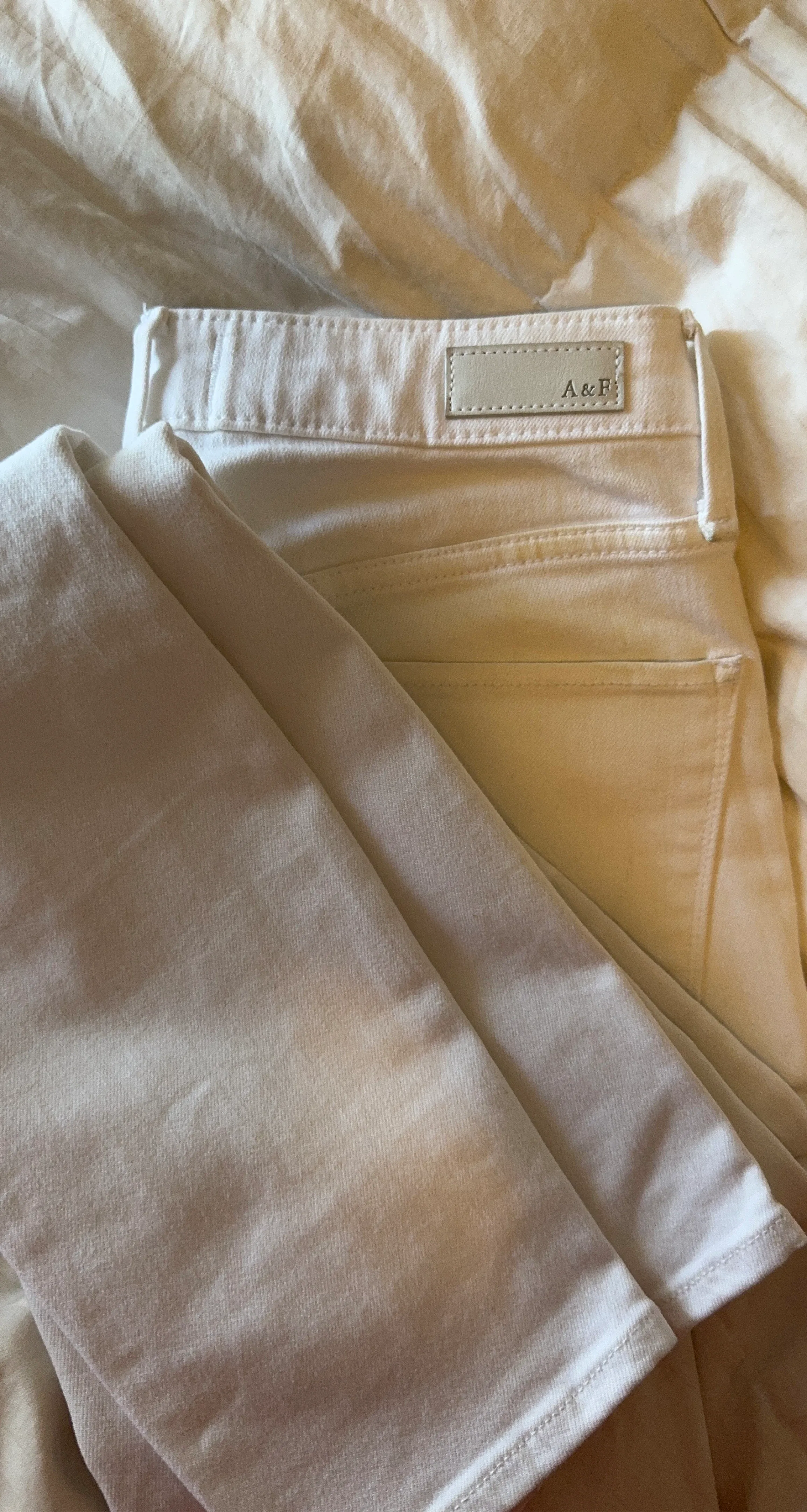 White Abercrombie & Fitch Jeans