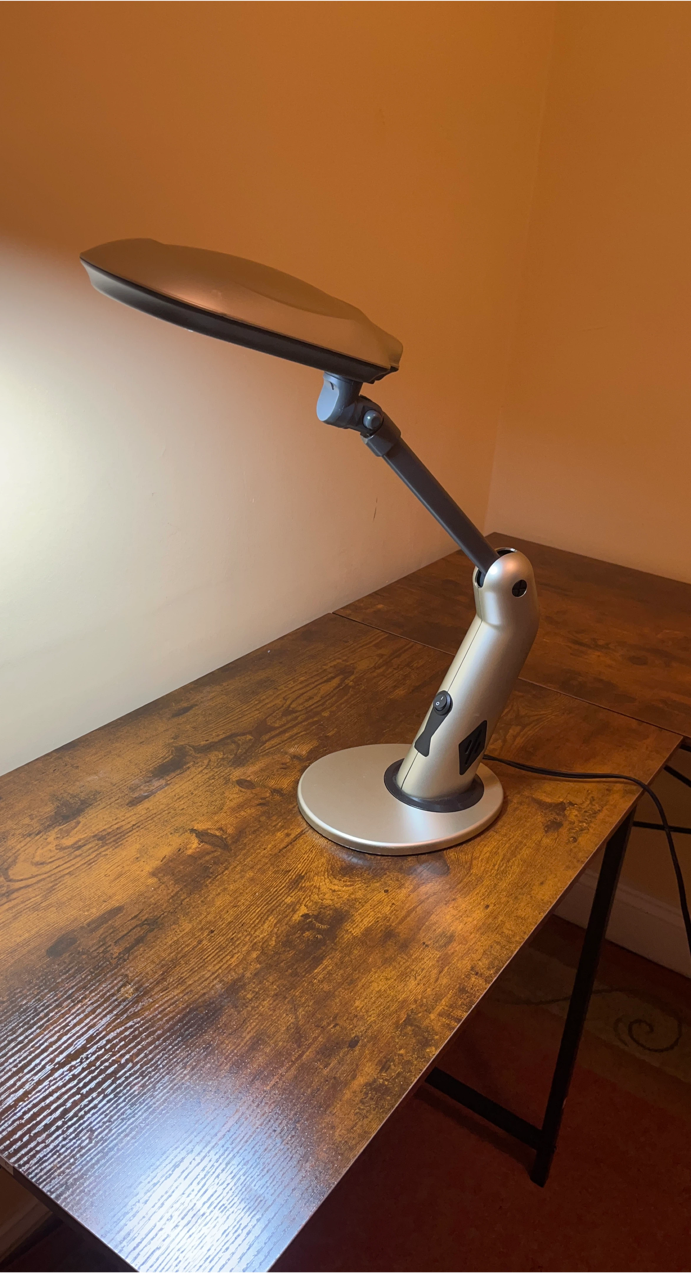 Adjustable Desk Lamp - full spectrum