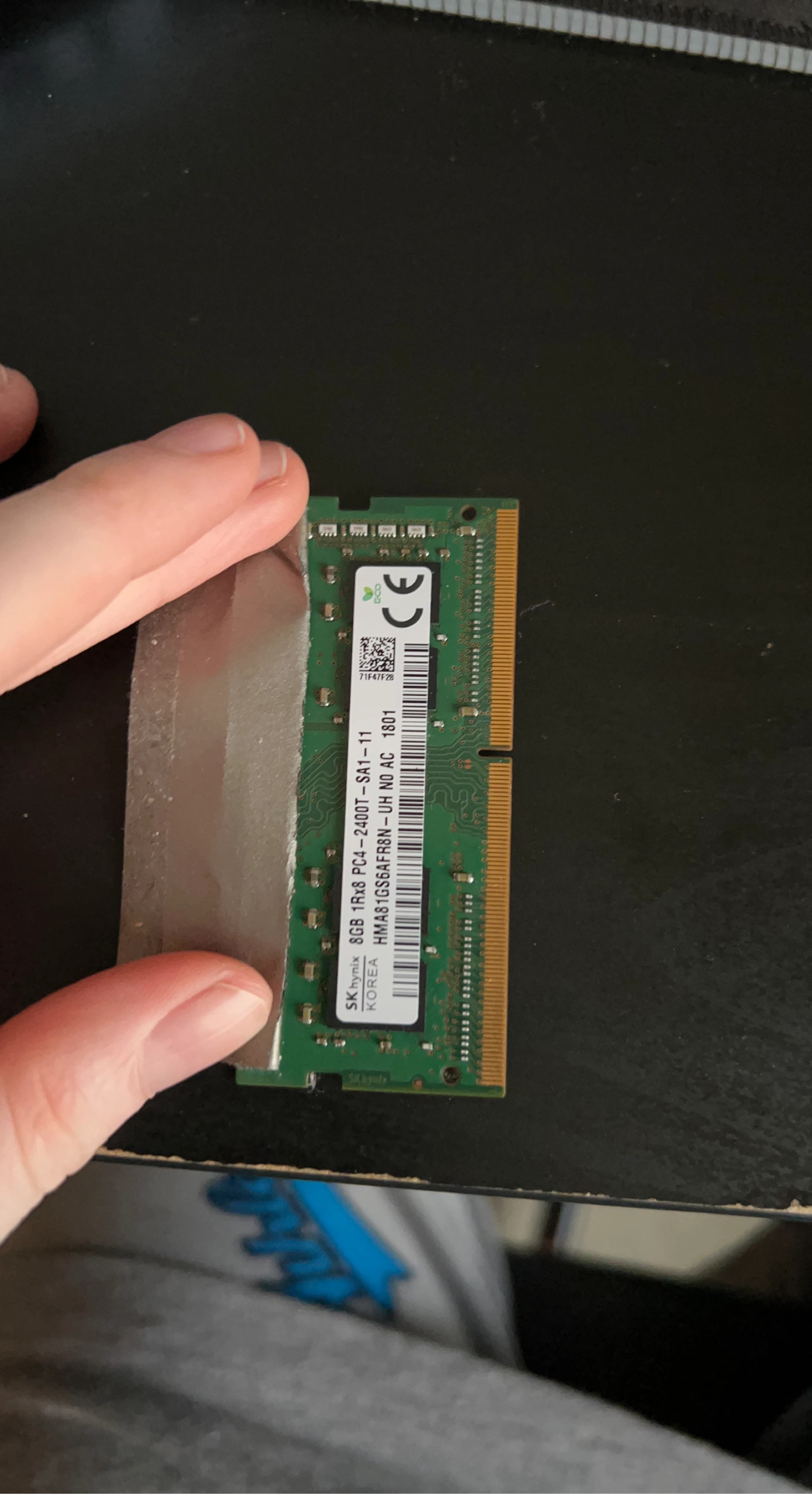 SK hynix 8GB DDR4 PC4-2400T RAM Stick