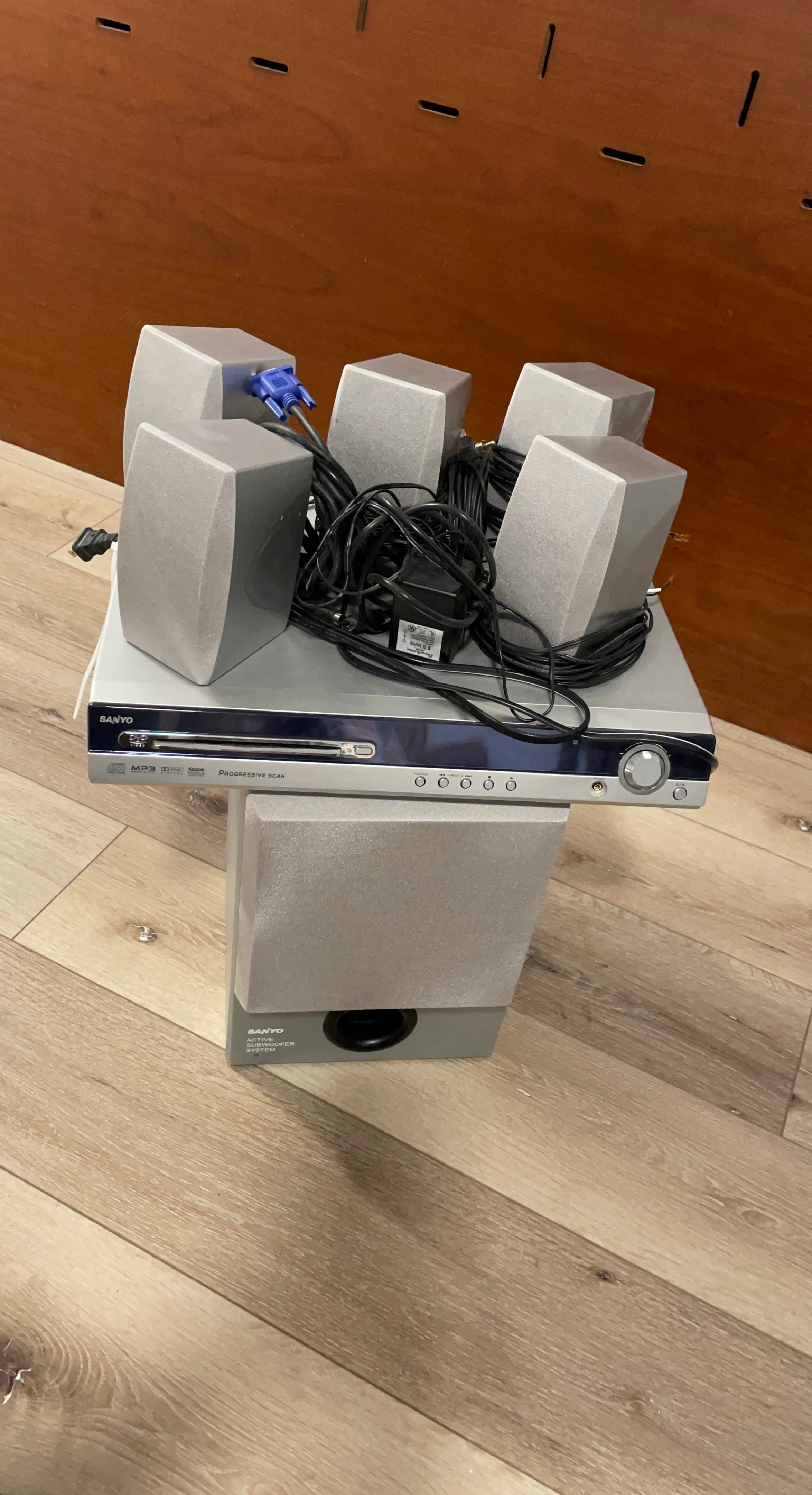 Sanyo 5.1 Channel Home Theatre System with Subwoofer