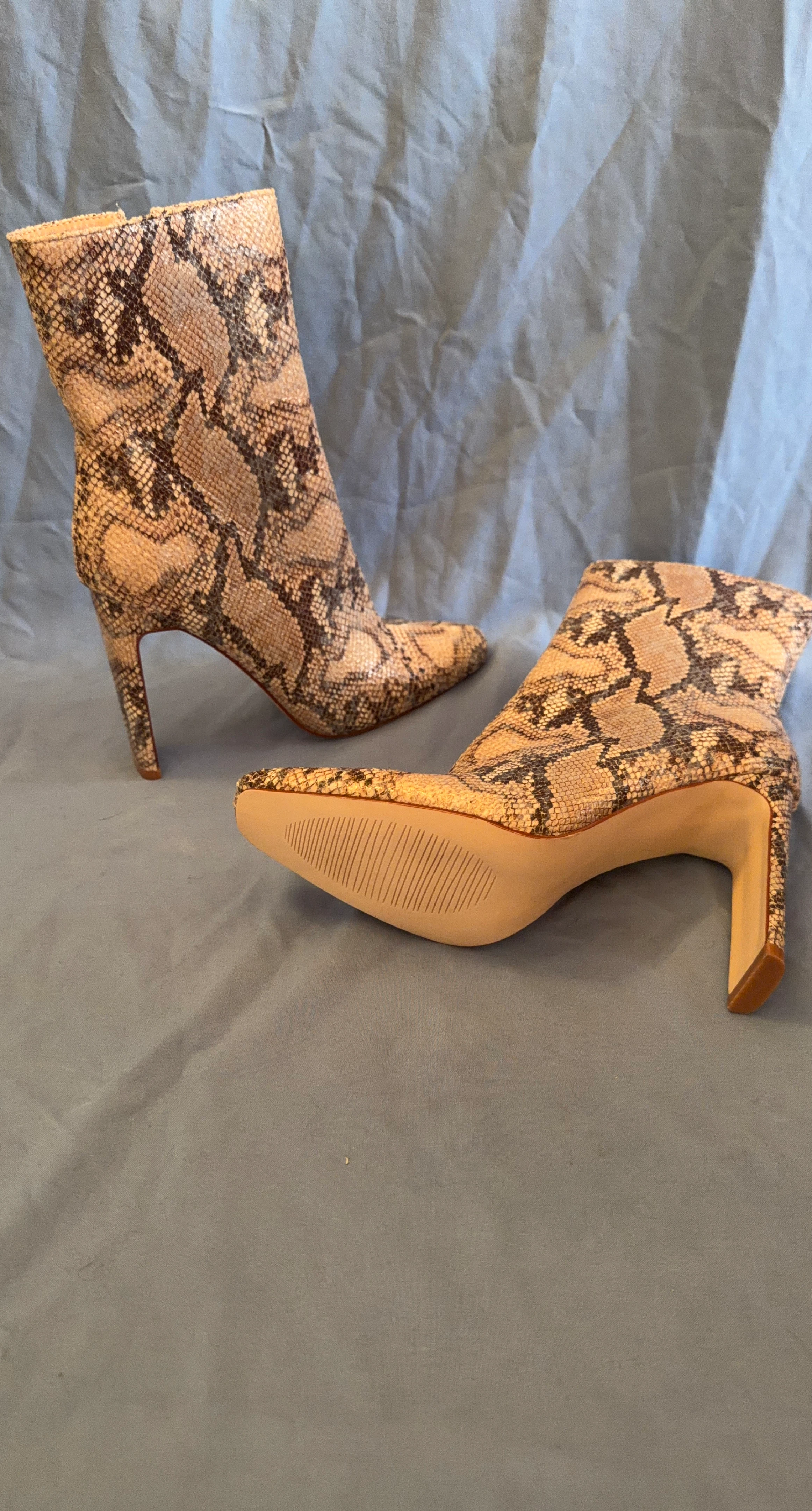Women's 7.5 Snake Print Boot Heels