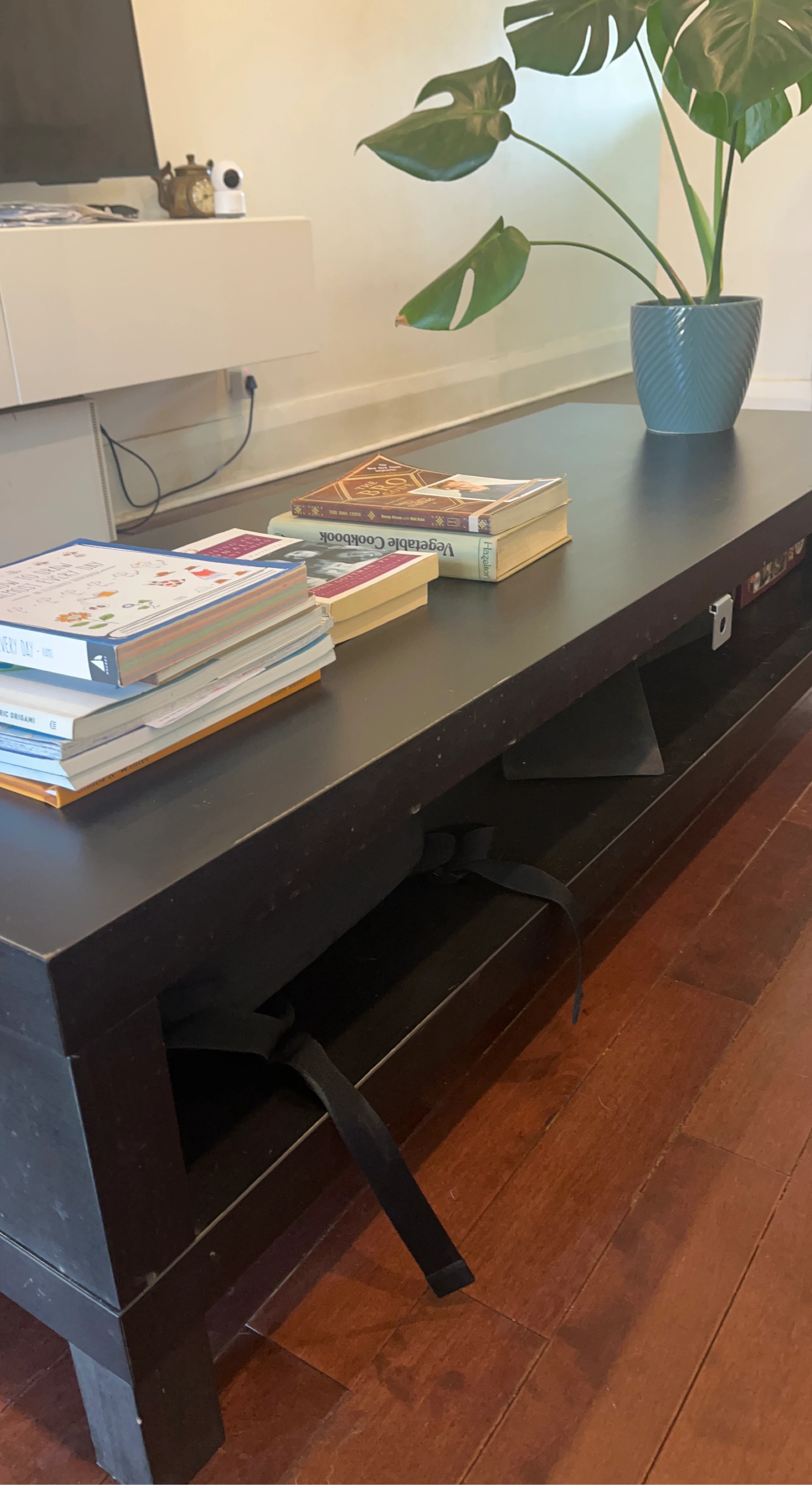 IKEA coffee table / TV console Move out Sale - photo 2