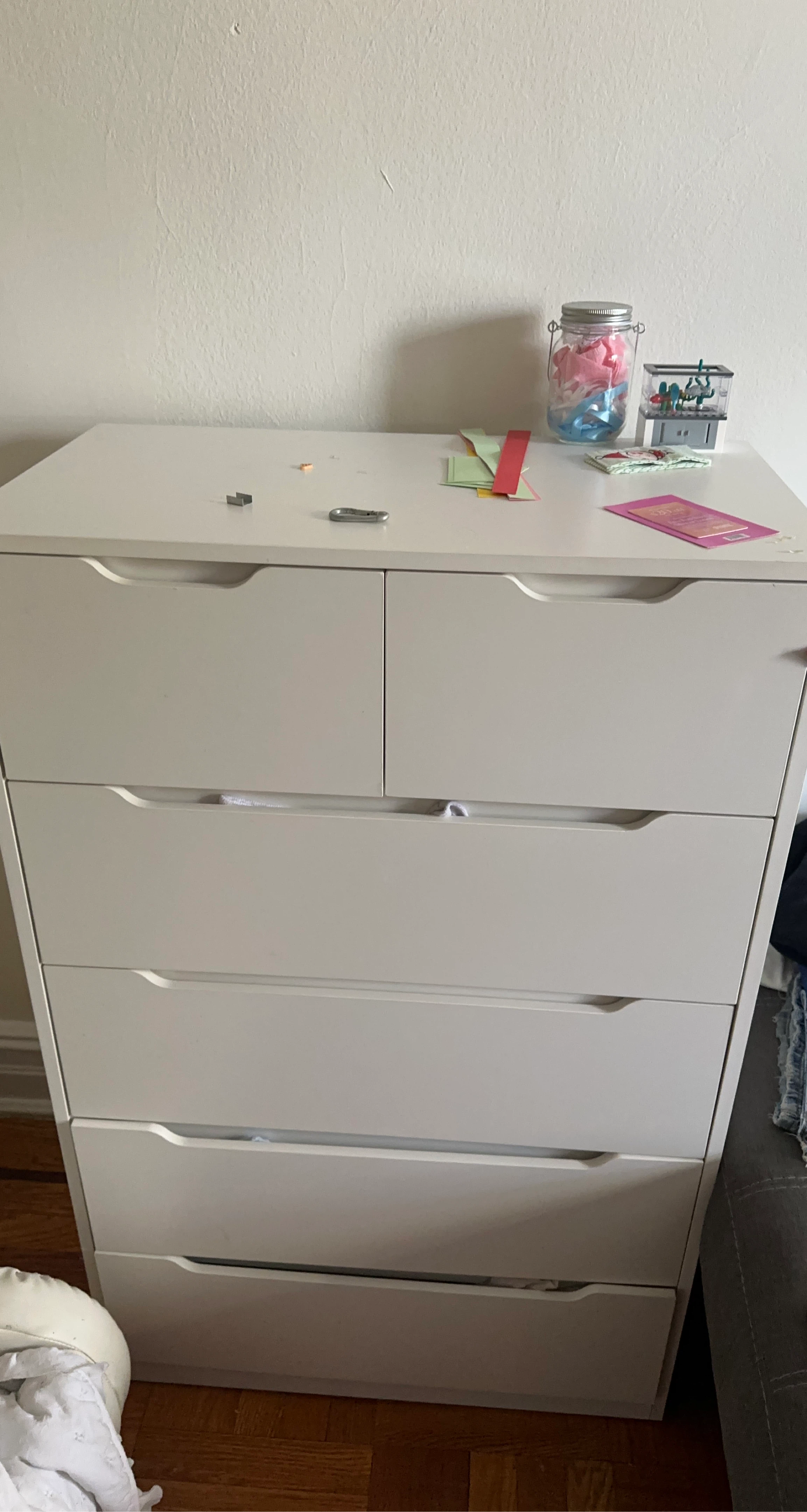 White 6-Drawer Dresser