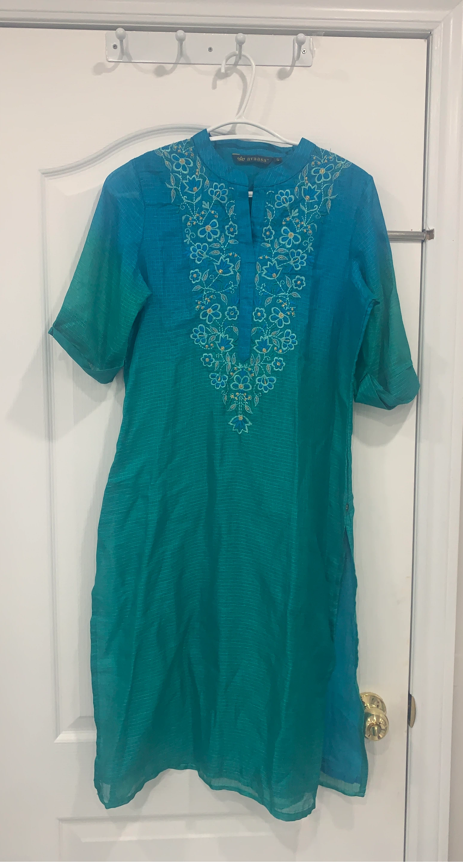 Avaasa Blue and Teal Embroidered Kurti - Size S