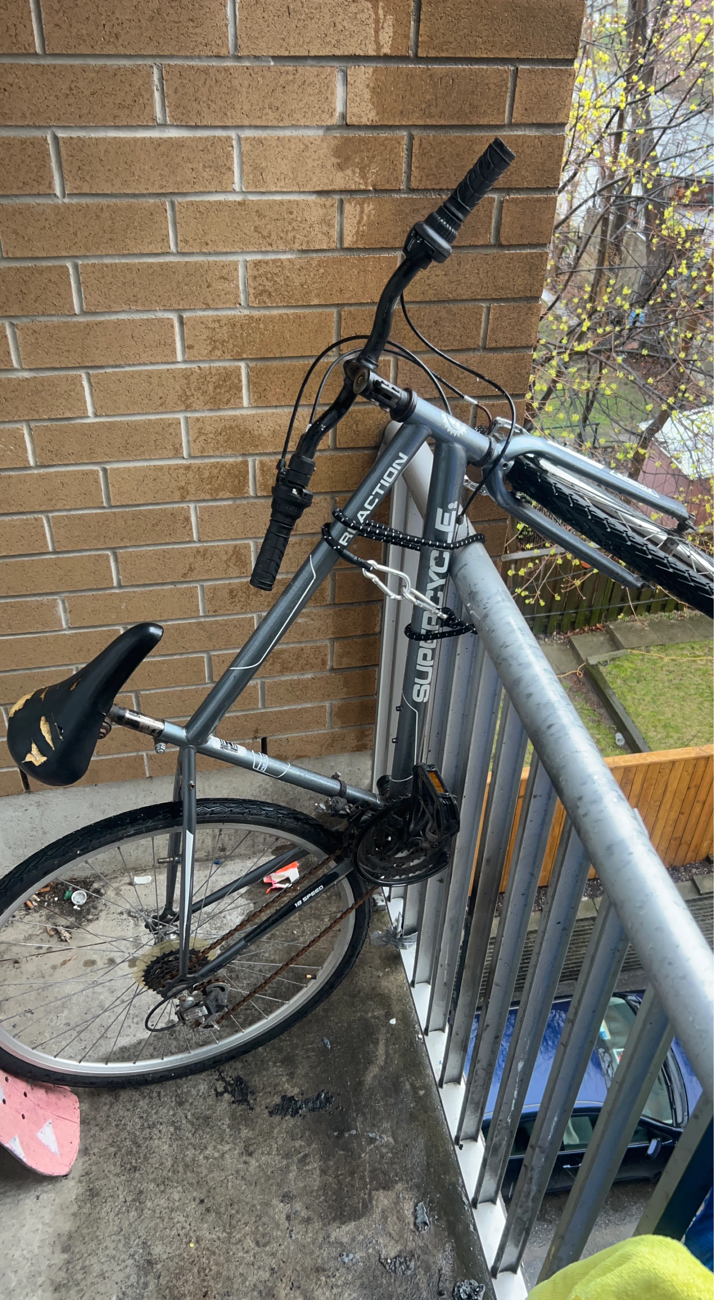Damaged Supercycle Reaction 18-Speed Bicycle