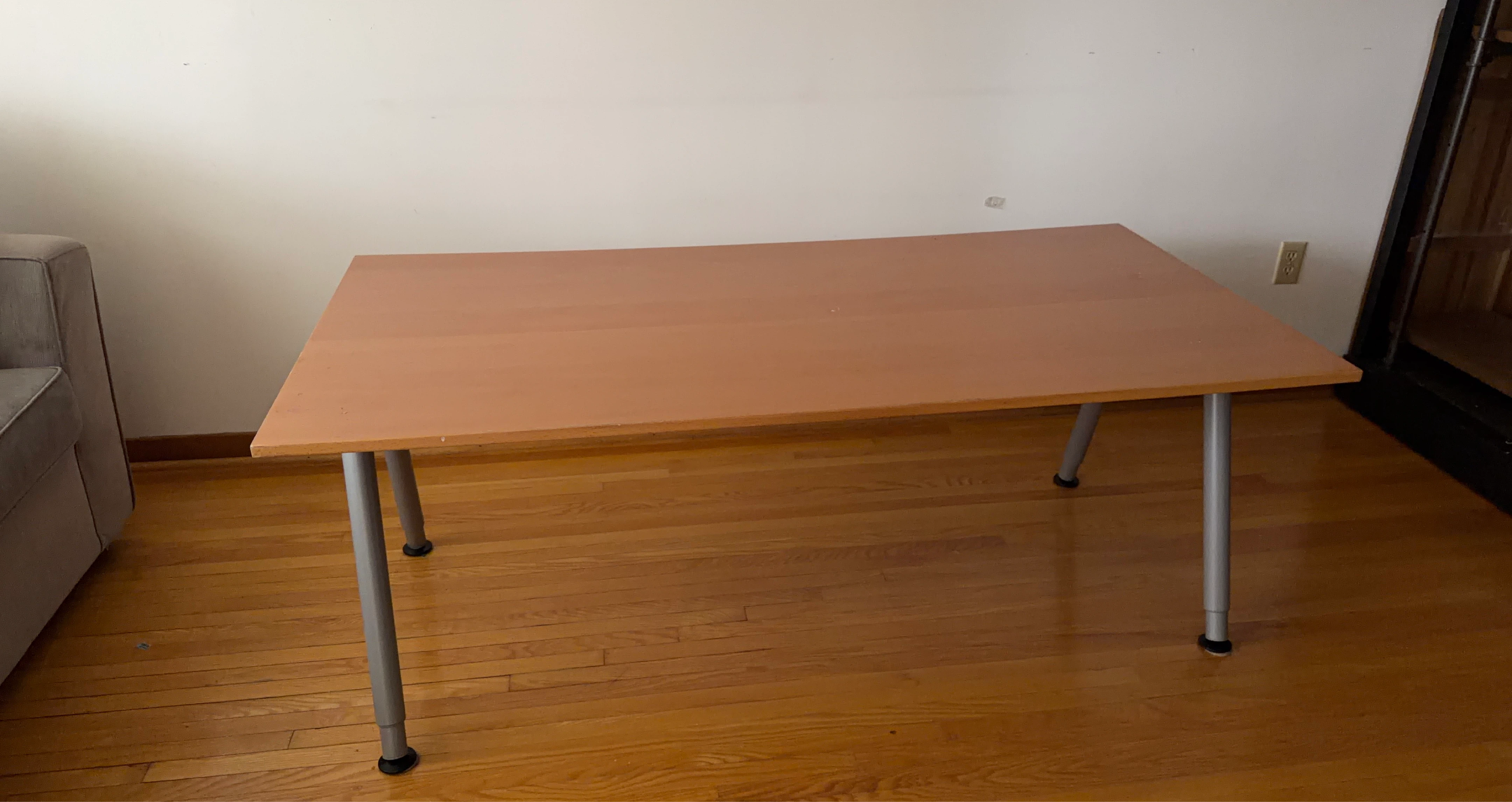 Simple Desk Table