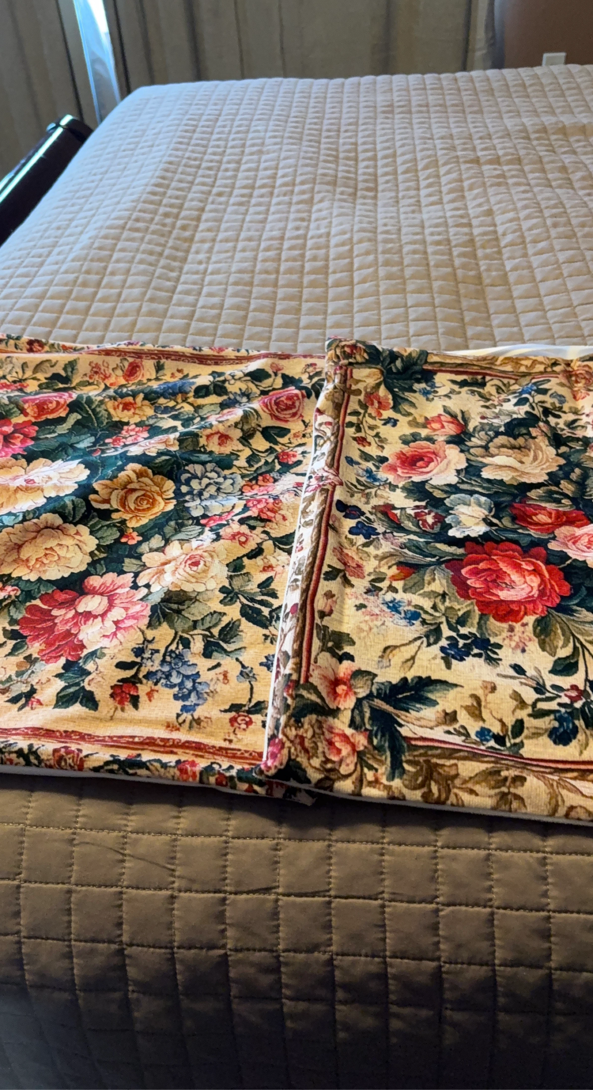 4 Floral Fabric cousin covers🌱