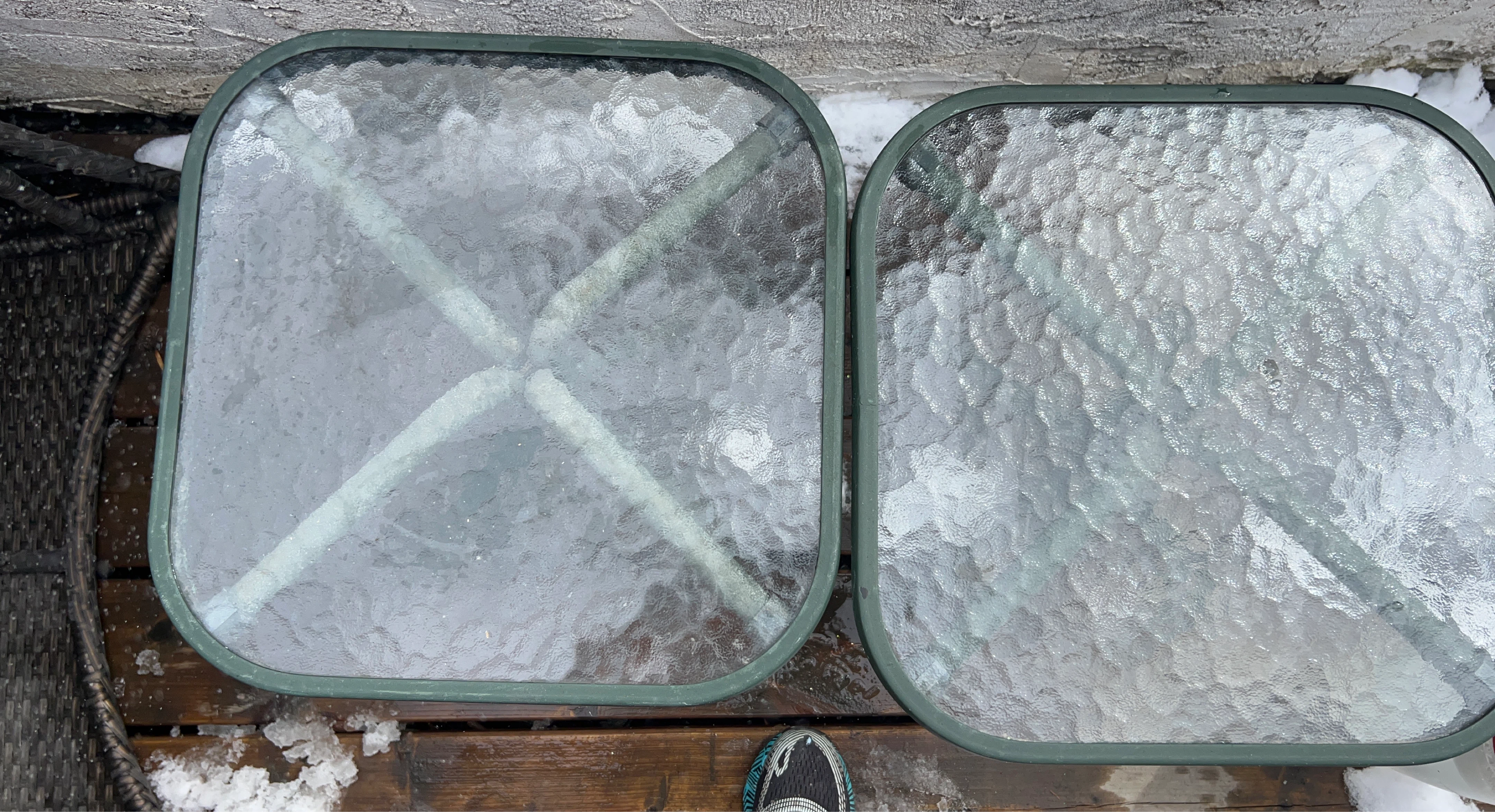 🌱 Set of 2 Textured Glass Tables with metal frames - photo 2