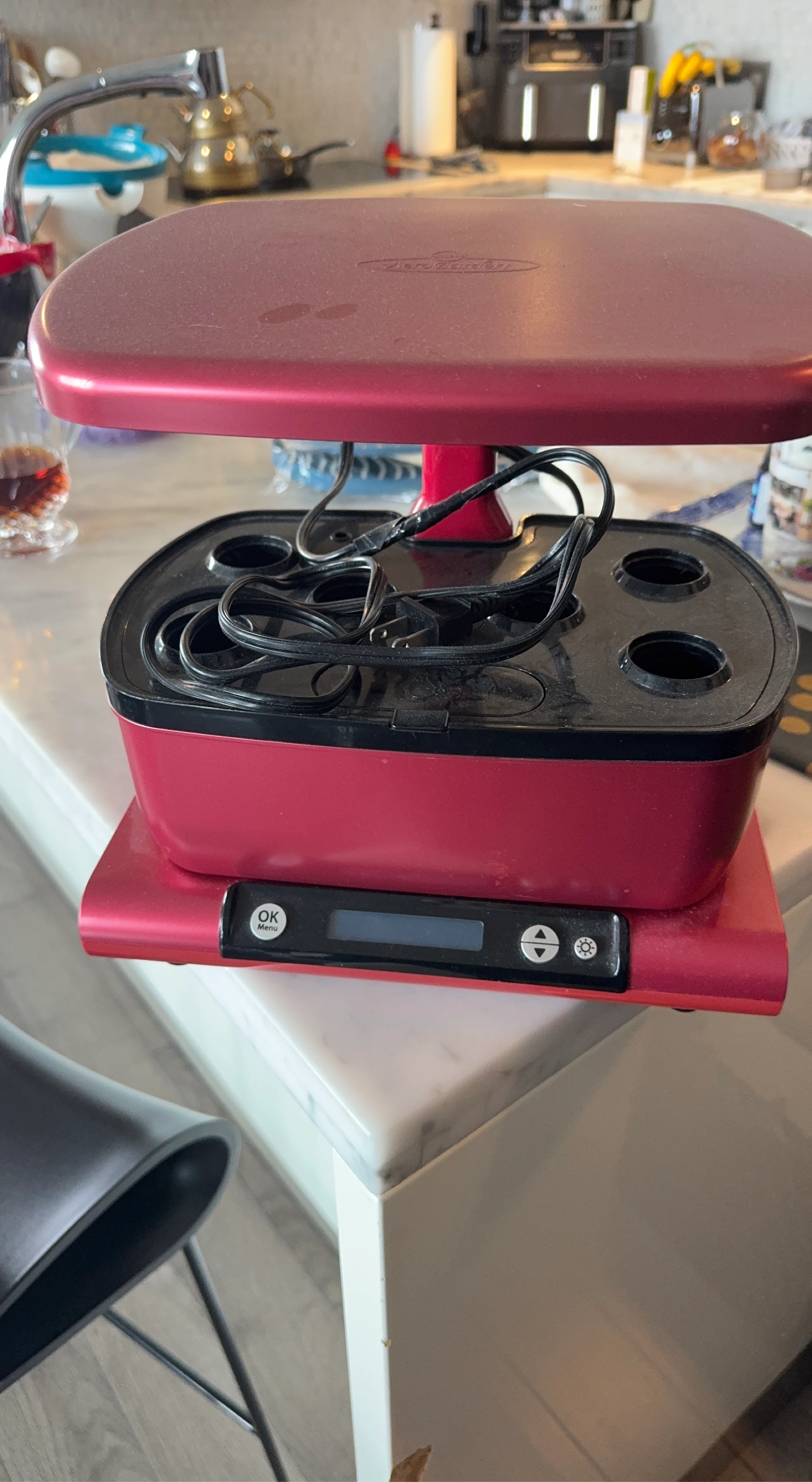 AeroGarden Harvest Elite - Red