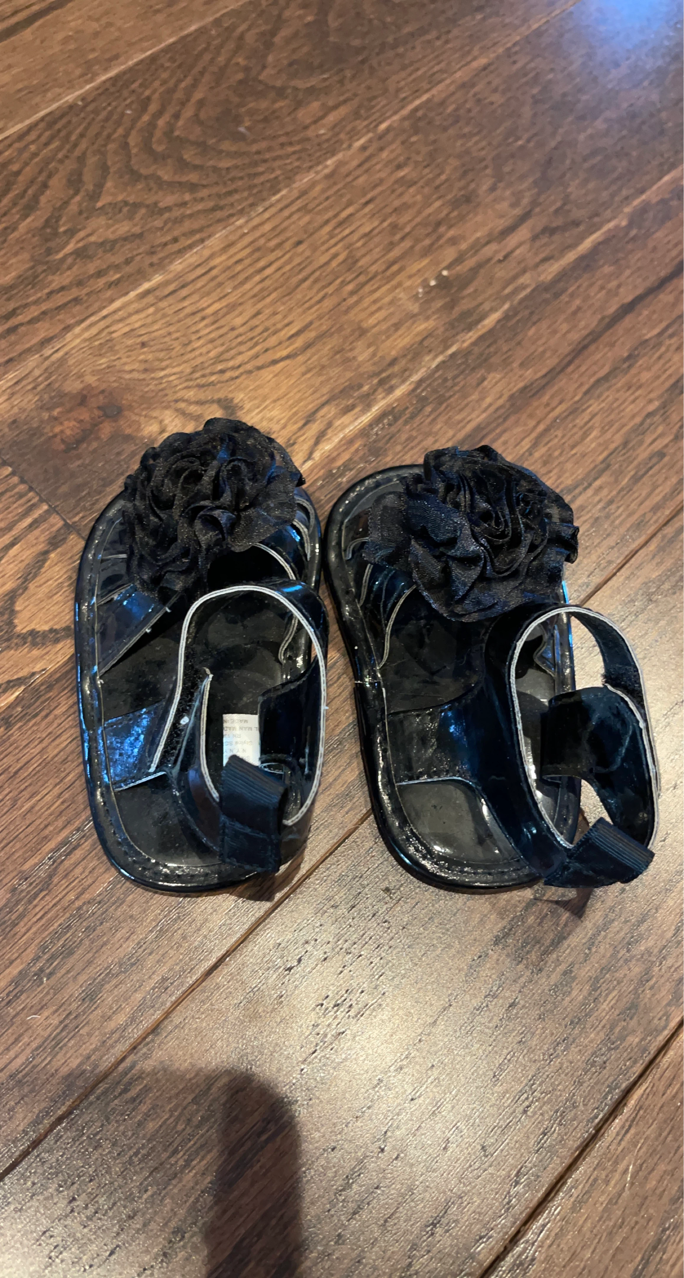 Baby sandals. Black with Flower 🌱