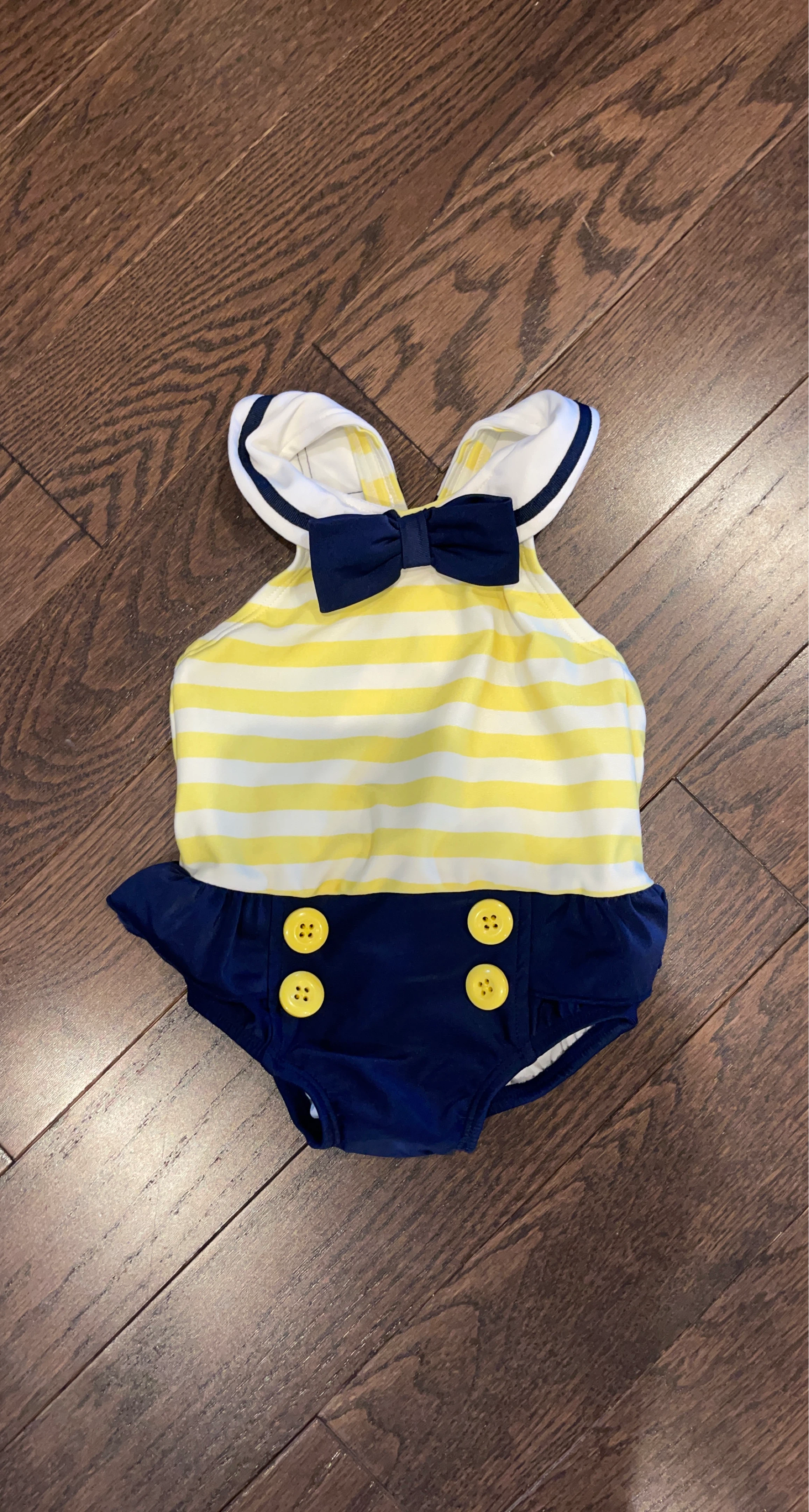 Baby Girls Swimsuit 6-12 month 🌱