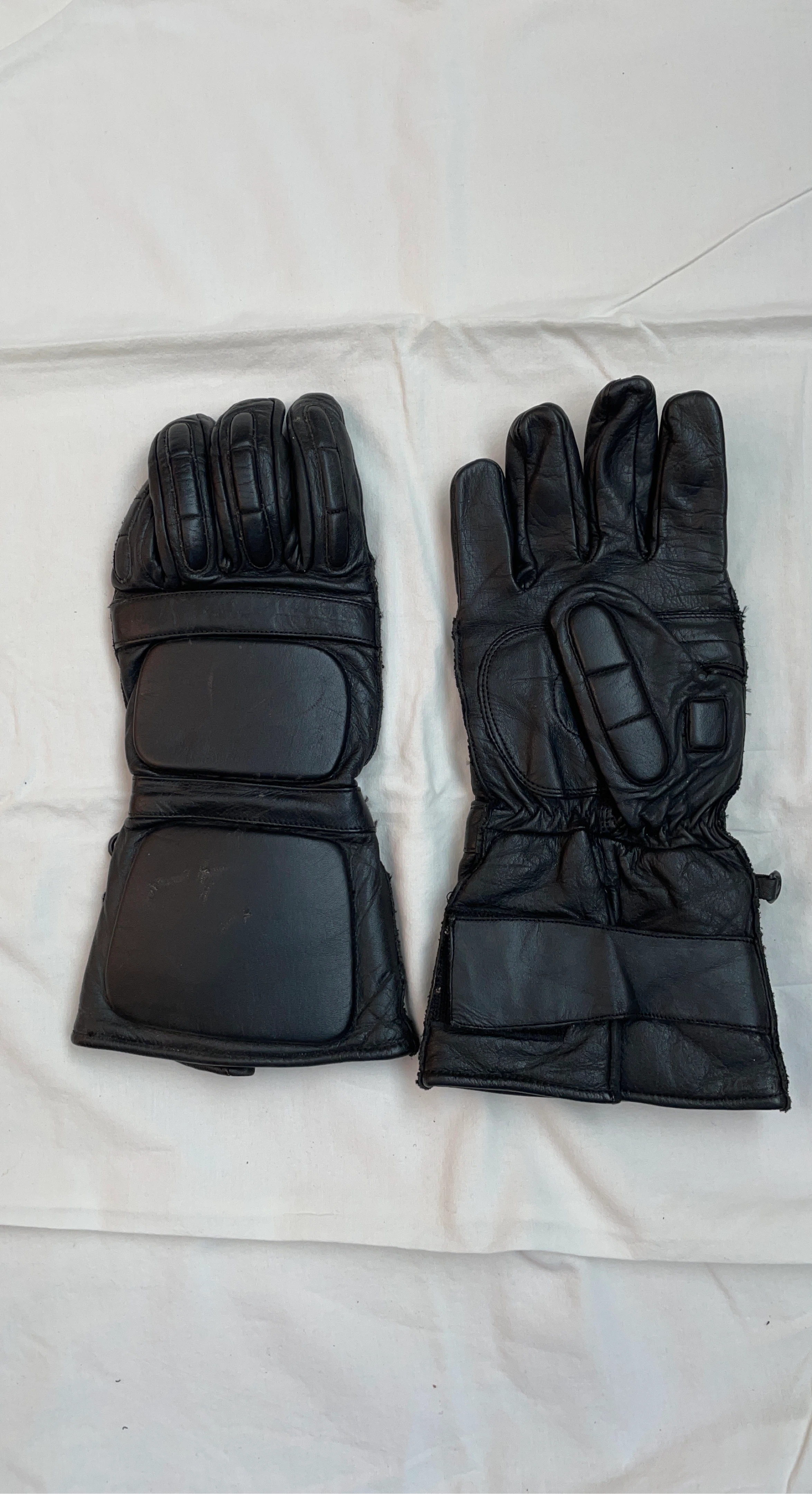 Black Leather Motorcycle Gauntlets with Padding