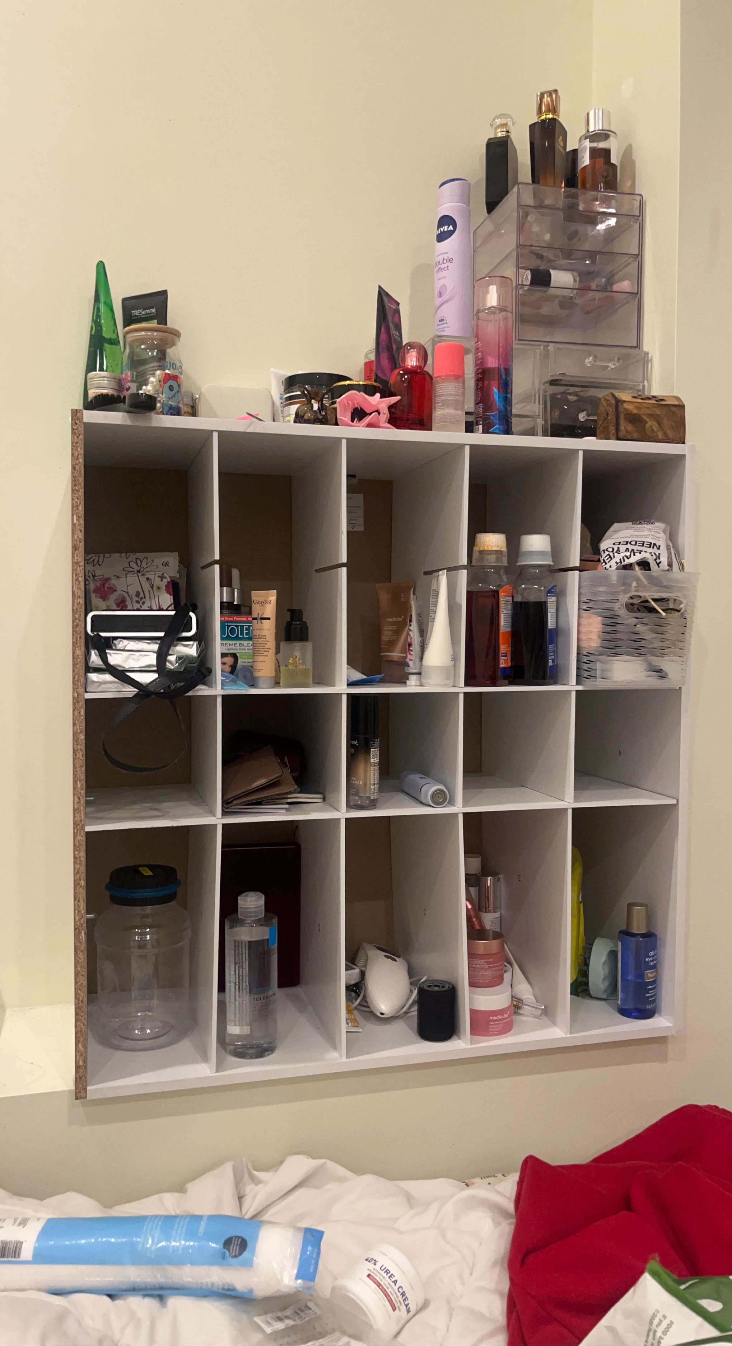 White Compartment Storage Shelf Organizer