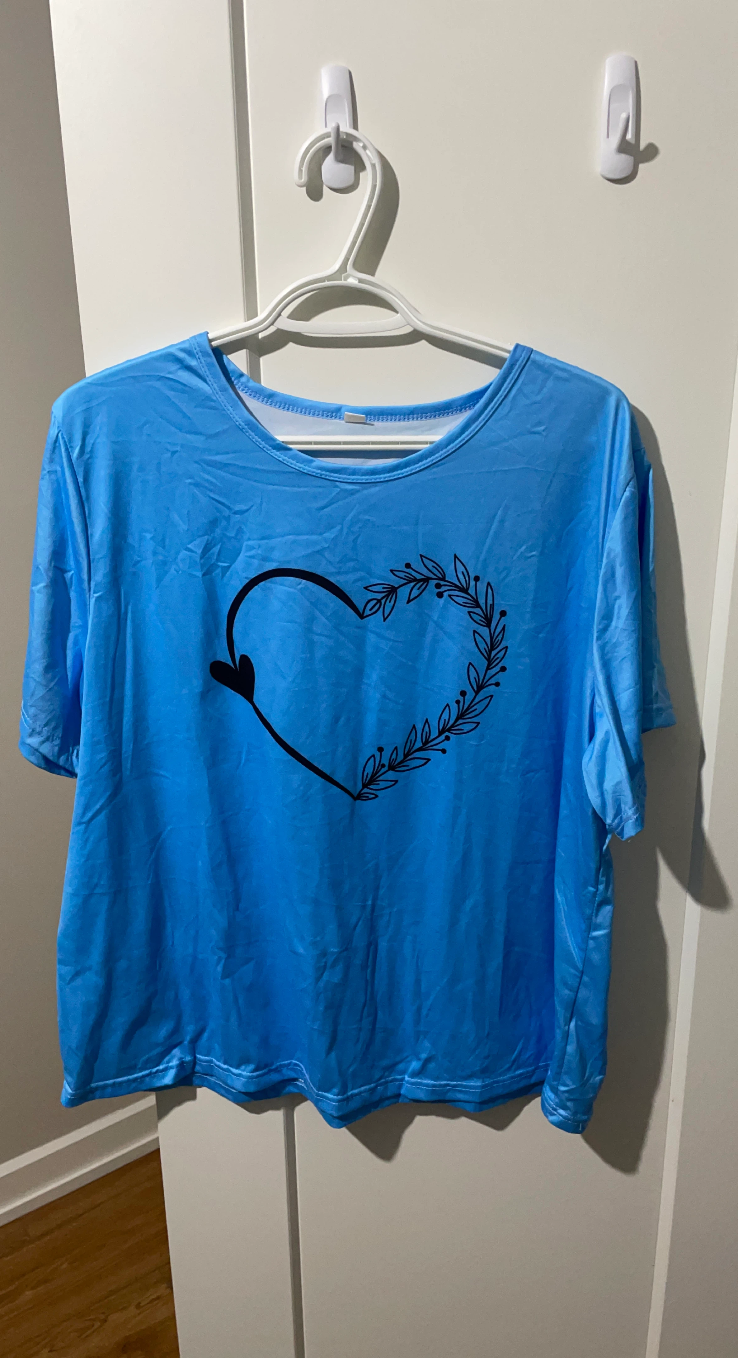 Blue T-shirt with Heart Wreath Graphic