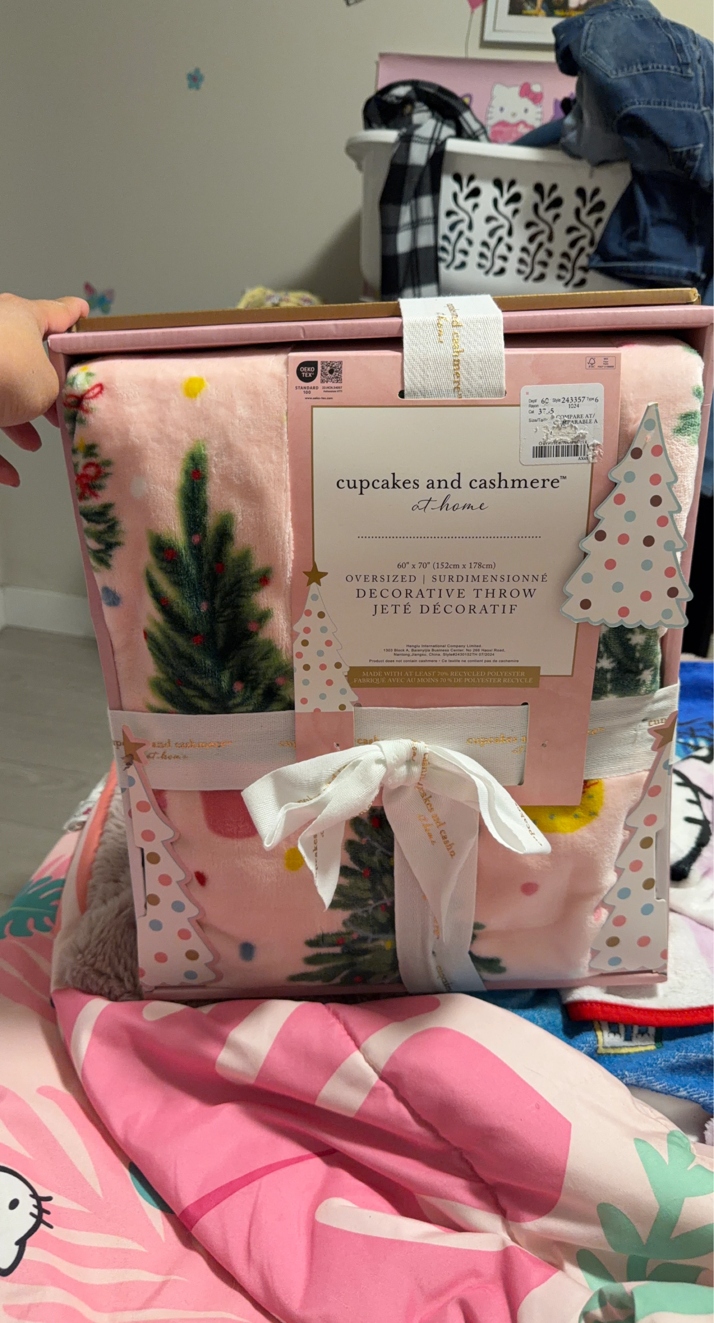 Cupcakes and Cashmere Oversized Decorative Throw Blanket