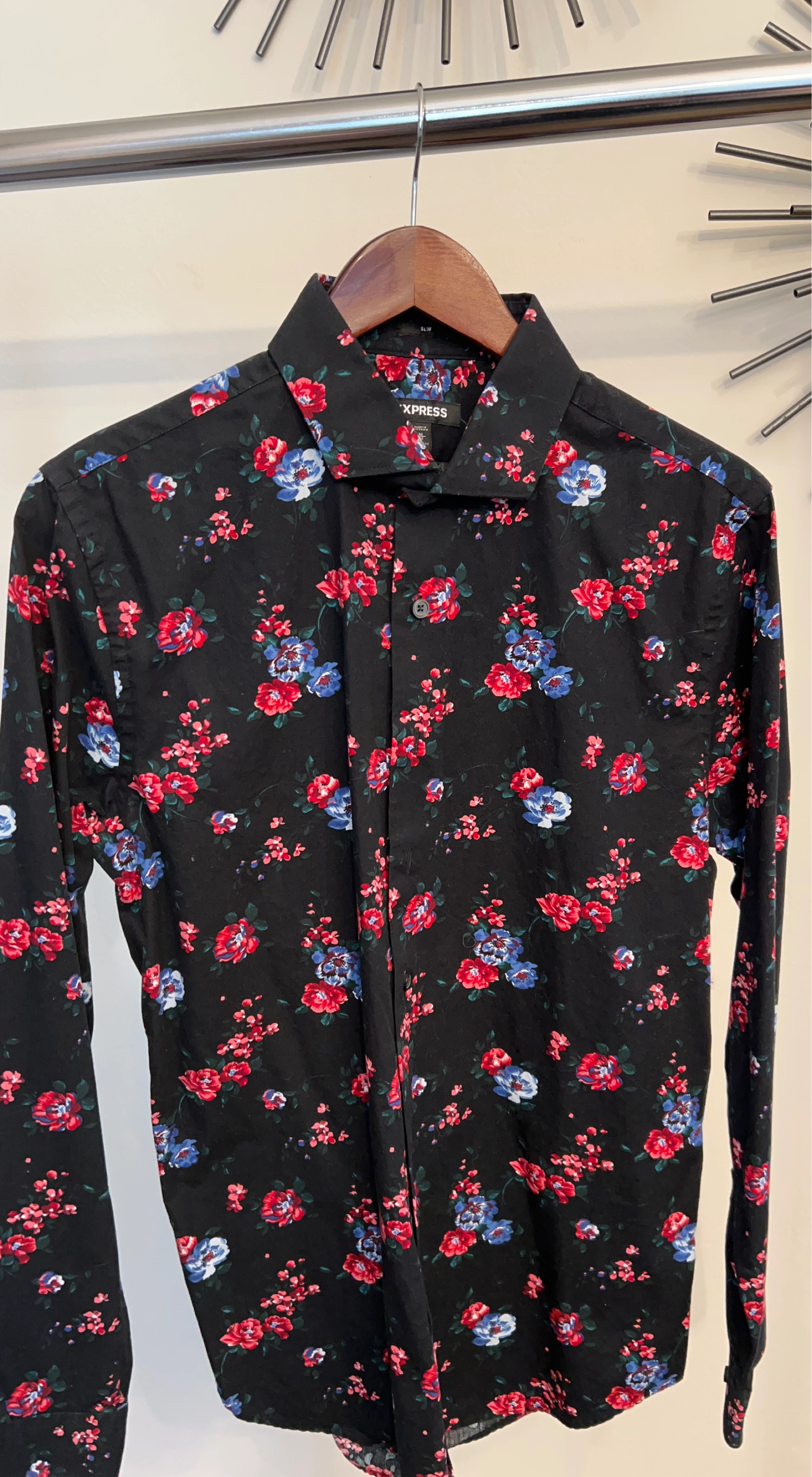 Express Men's Black Floral Long Sleeve Button-Down Shirt