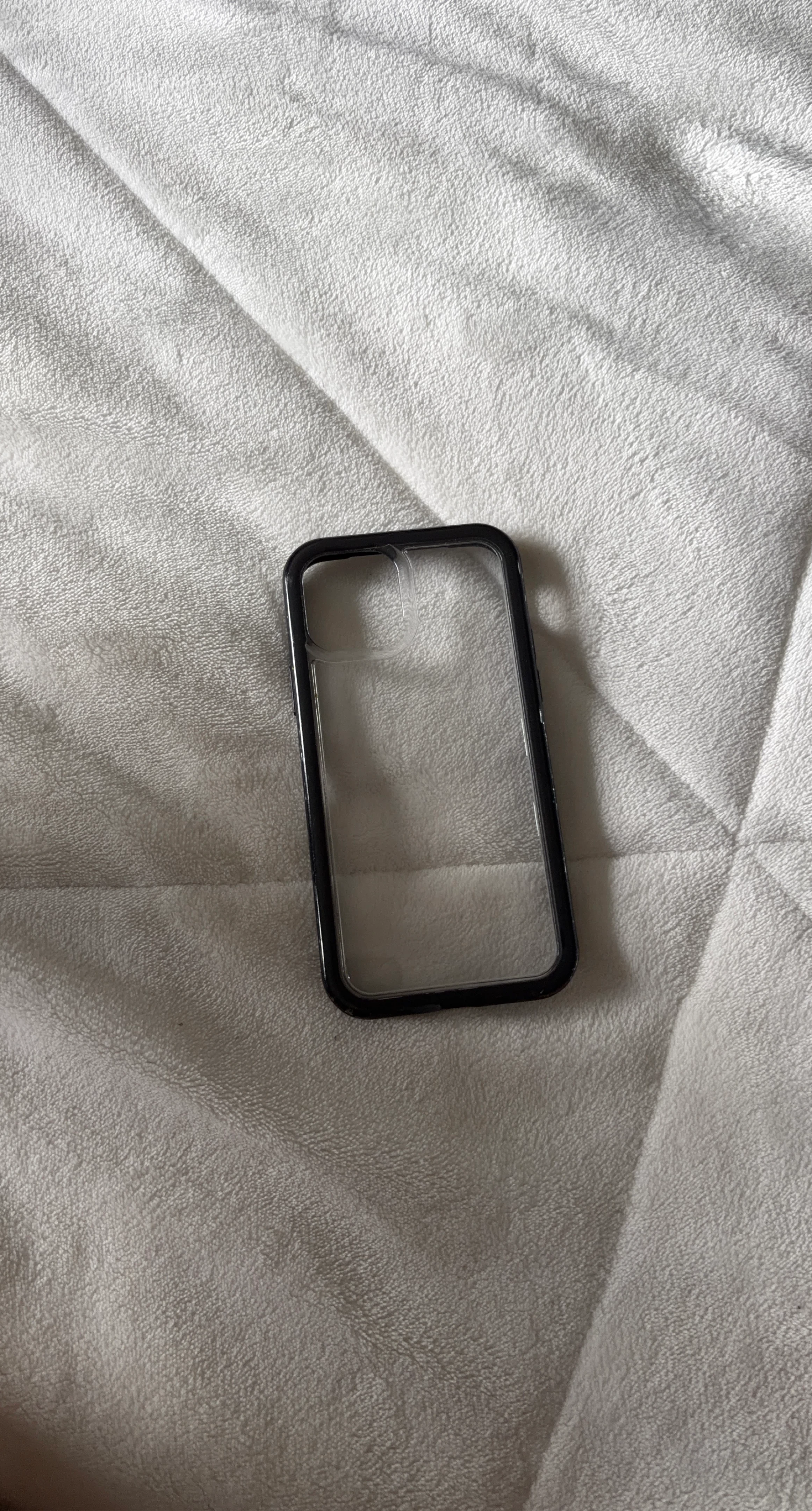 Black iPhone 15 otterbox case