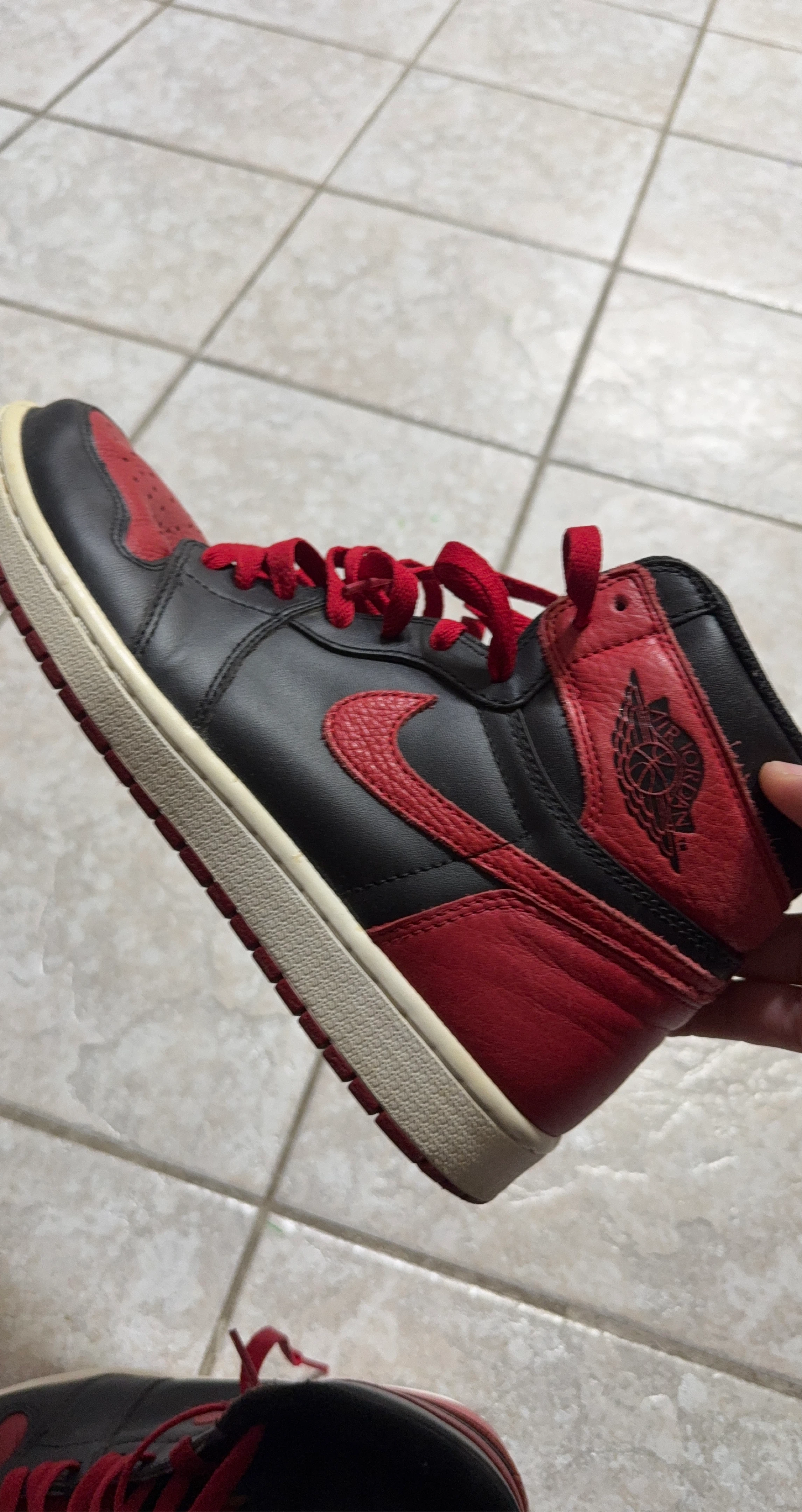 Air Jordan 1 High OG "Bred" Size 9.5