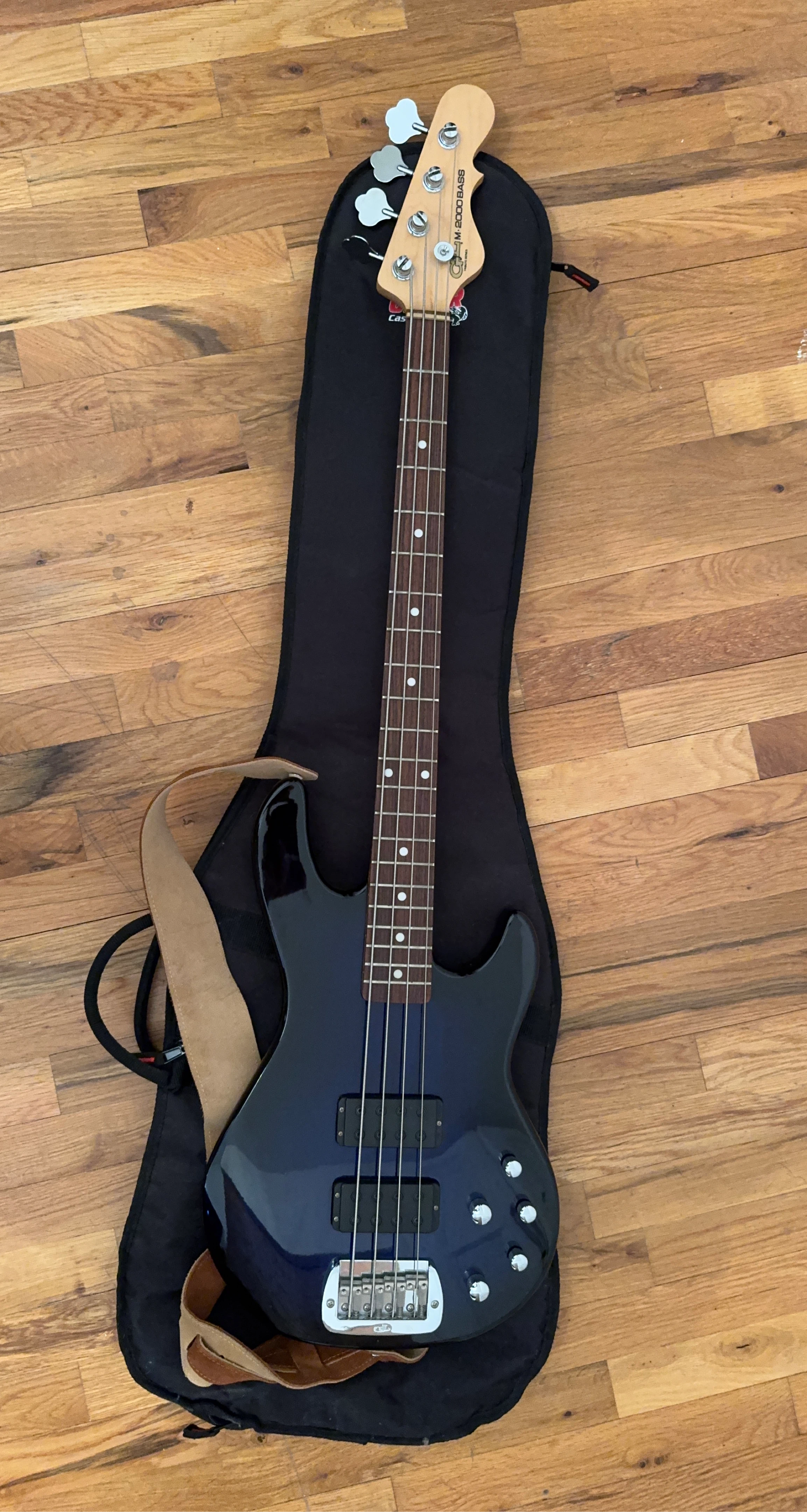 G&L M-2000 Tribute Series Bass Guitar - Blue