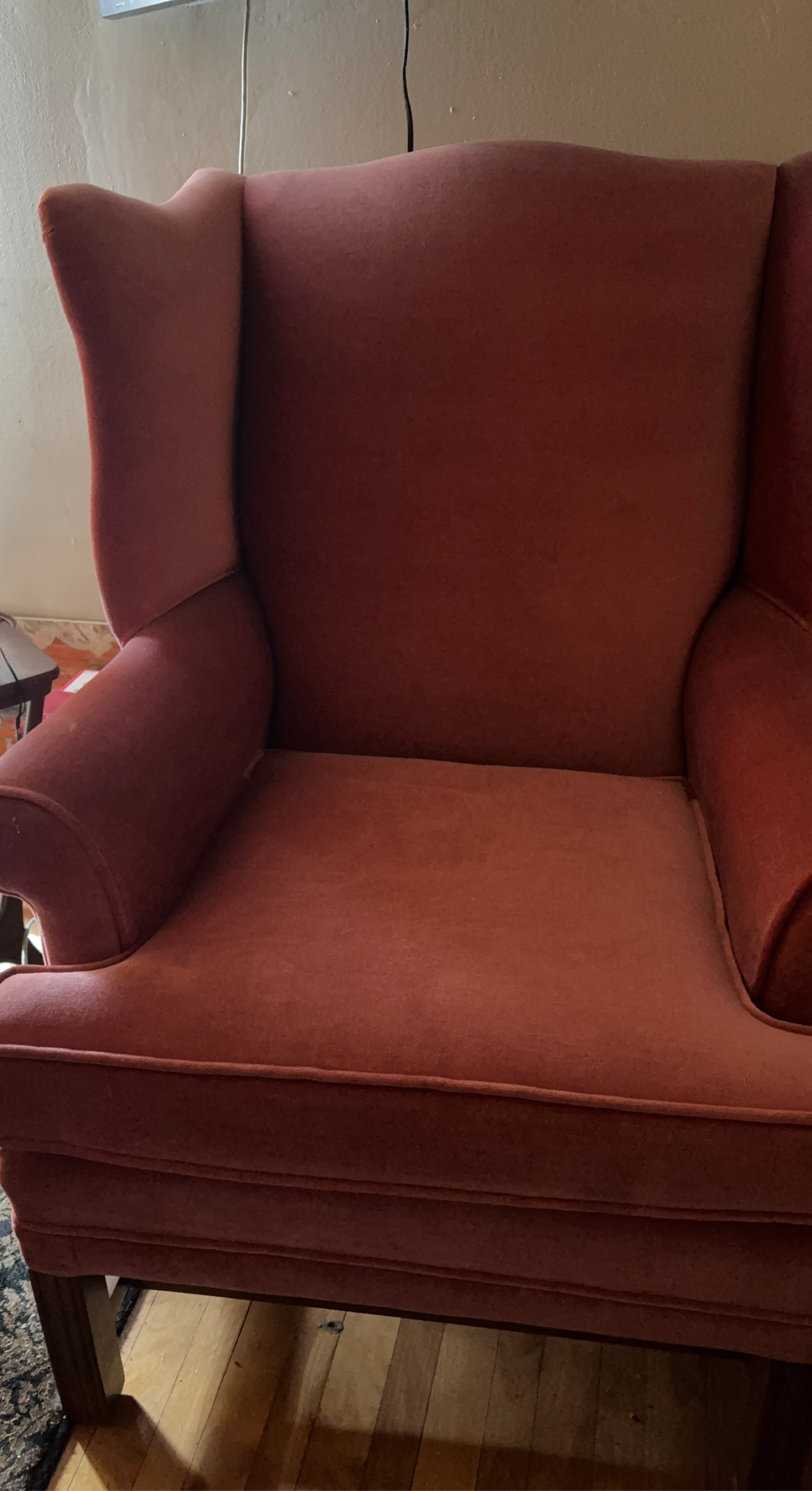 Fauteuil à oreilles vieux rose