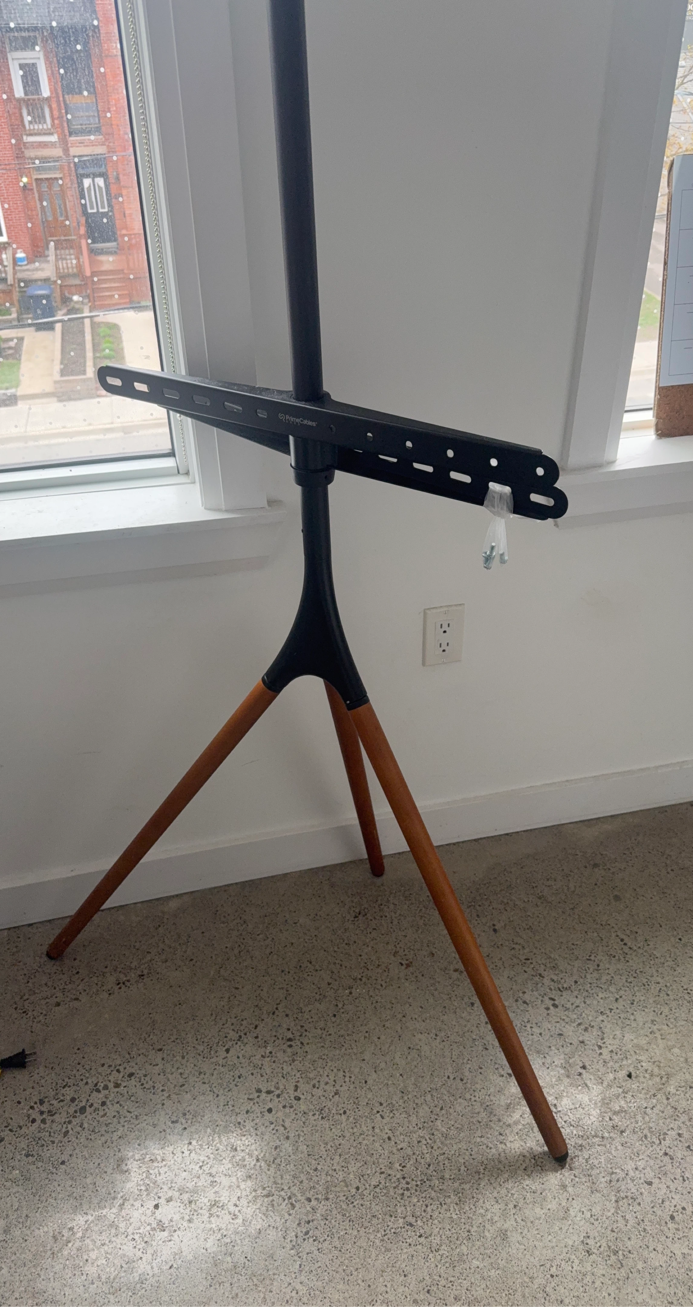 TV Stand with Wooden Legs - photo 2