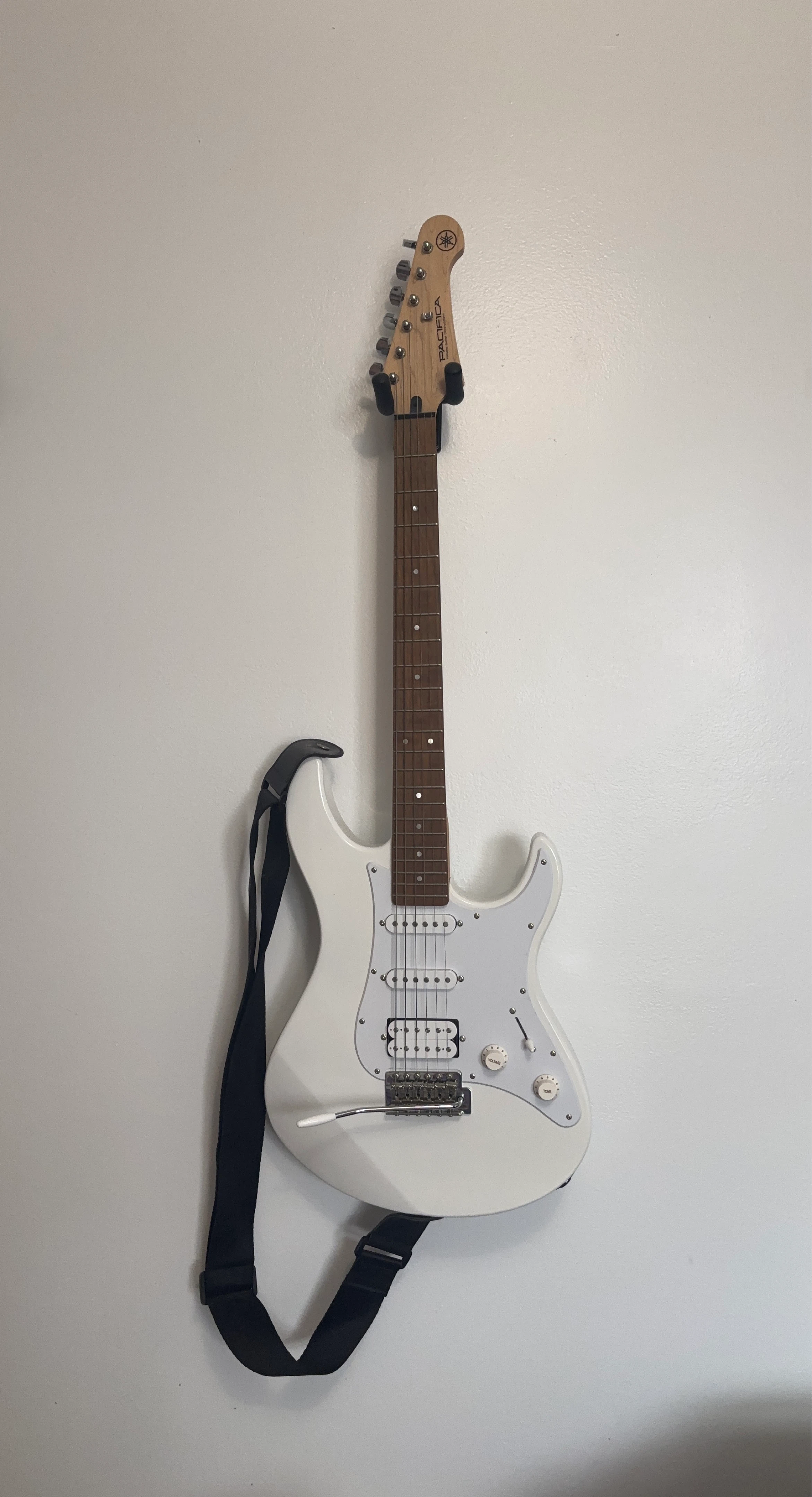 Yamaha PAC012WH Double Cutaway Electric Guitar – White