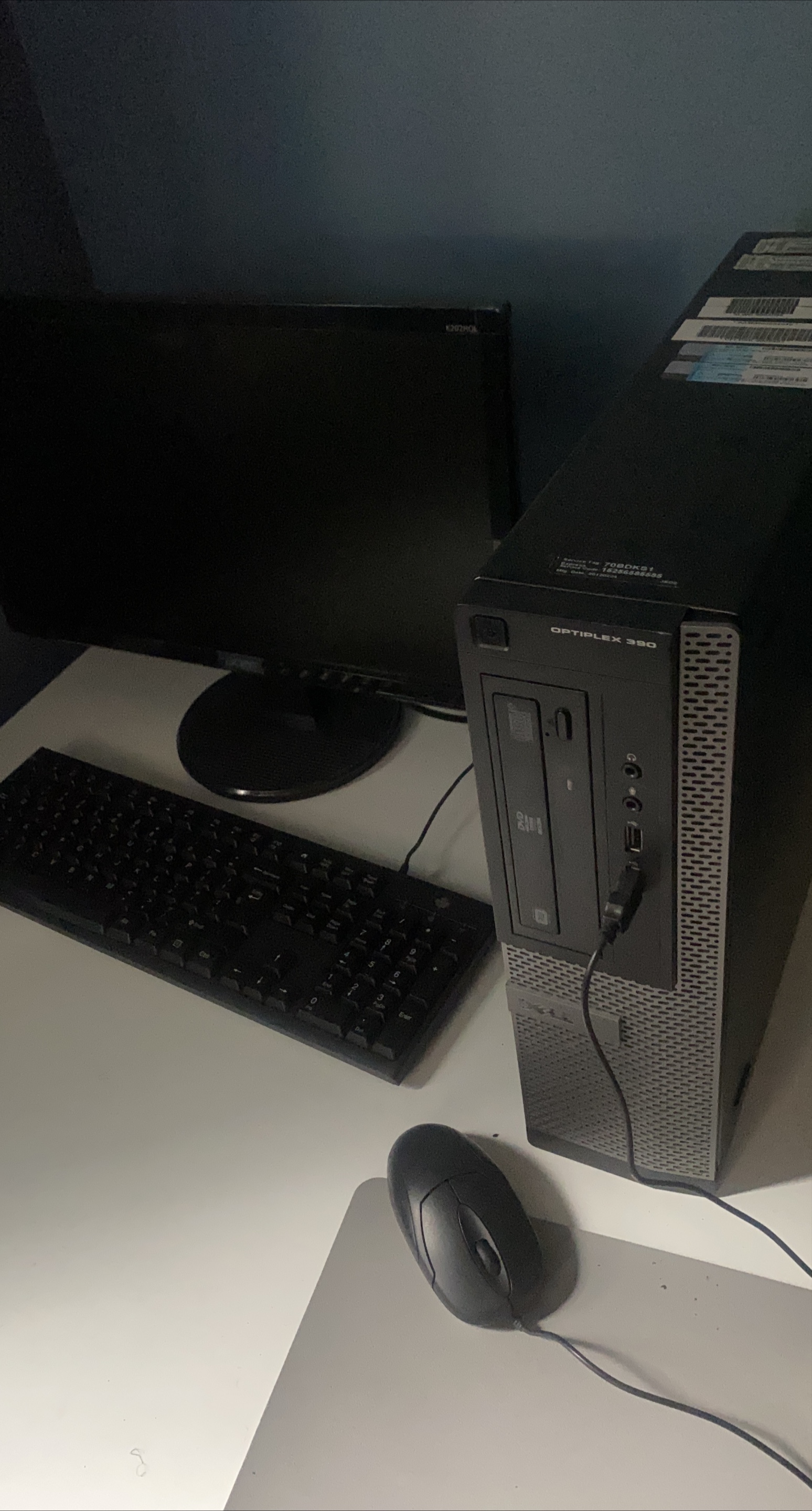 Dell OptiPlex 390 Desktop Computer