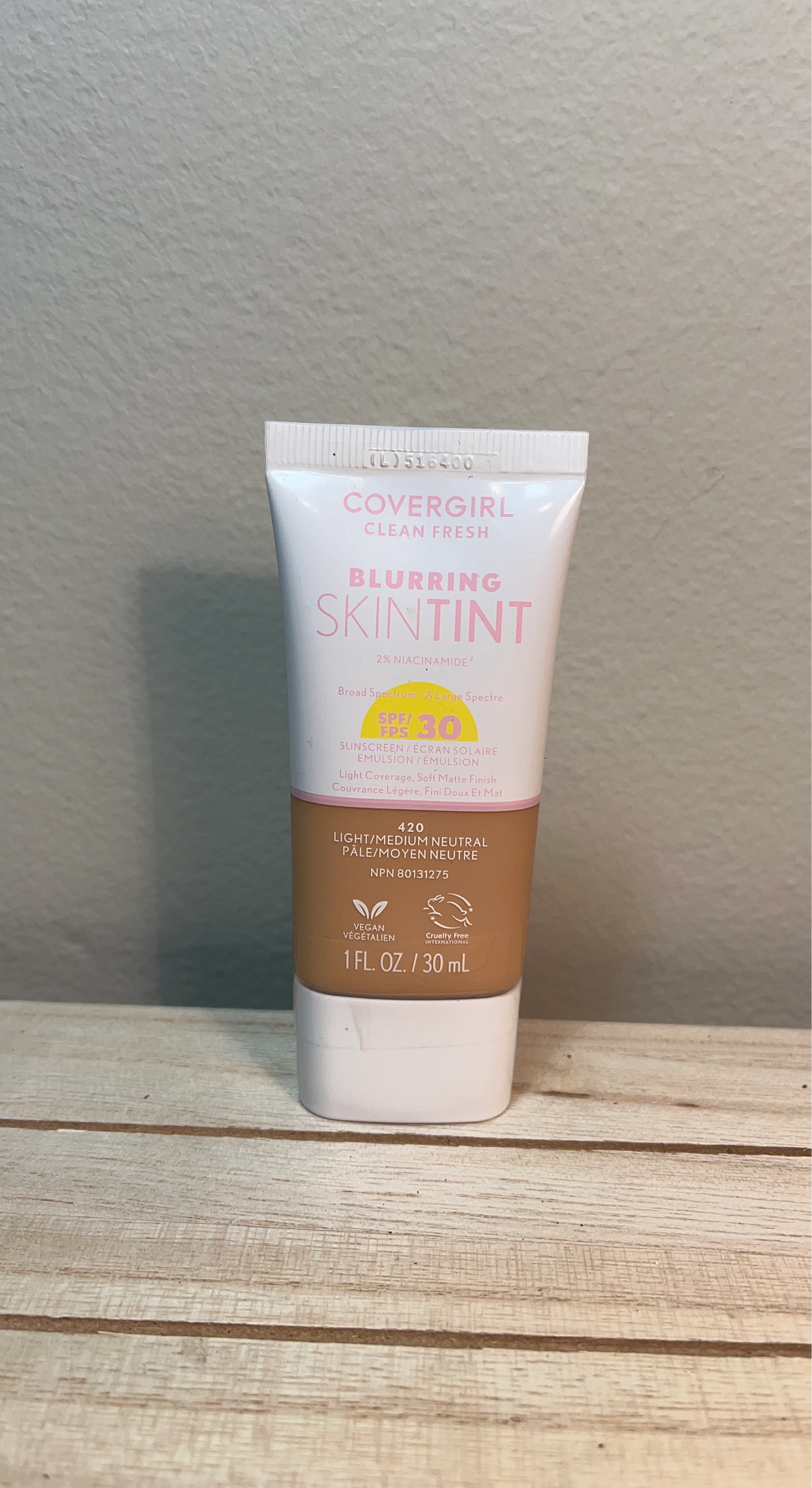 Covergirl Blurring Skintint SPF 30 - Light/Medium Neutral