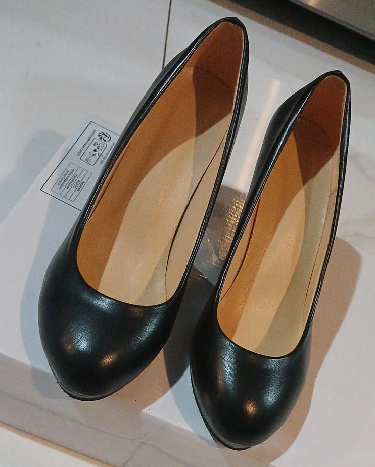 Black Pumps - Size 40