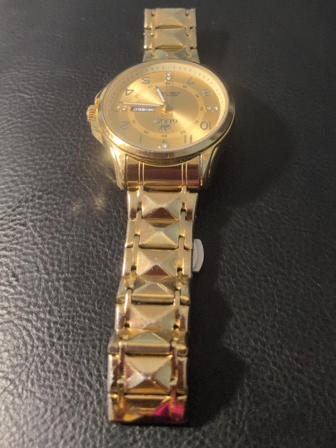 Olevs Gold Tone Watch no battery