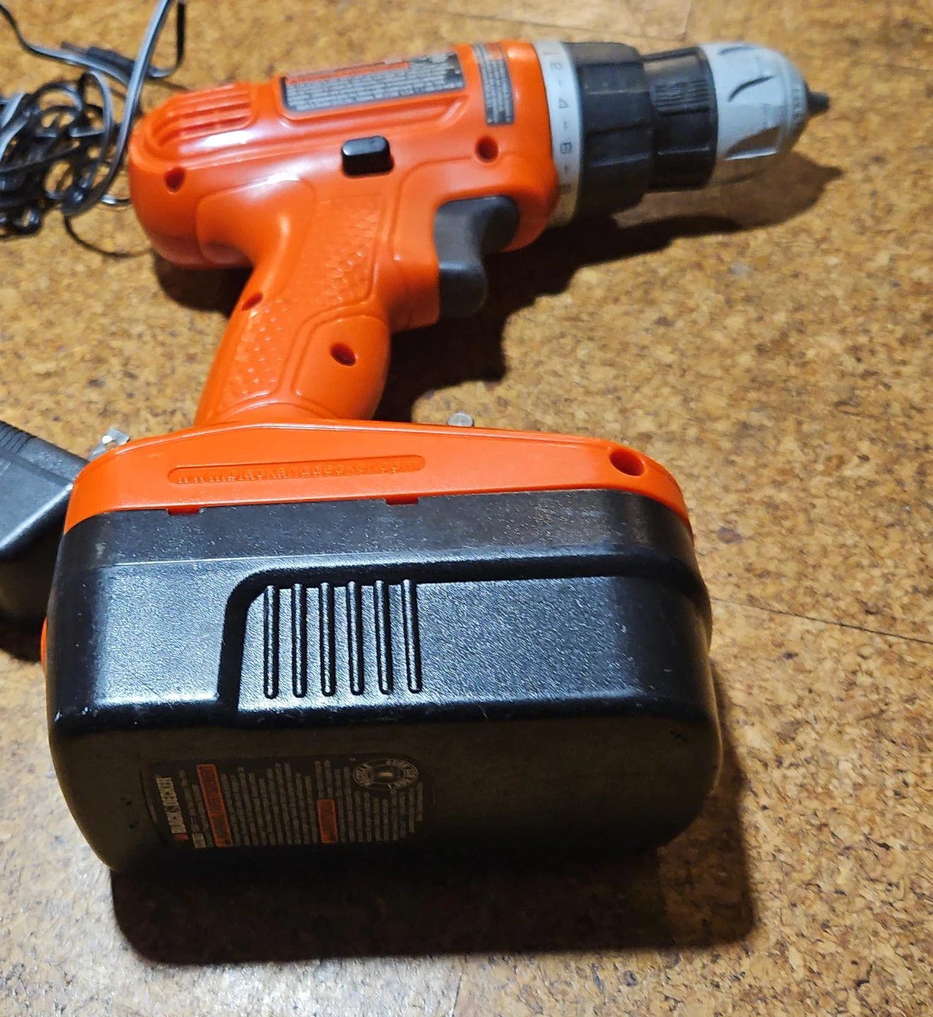 Black & Decker 18V Cordless Drill with Charger - photo 5