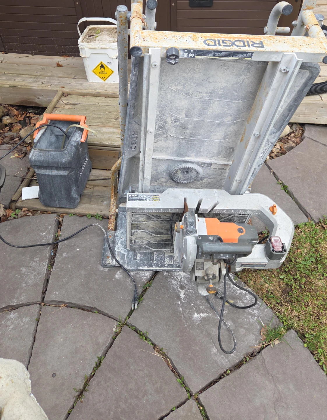 RIDGID Wet Tile Saw with Water Reservoir