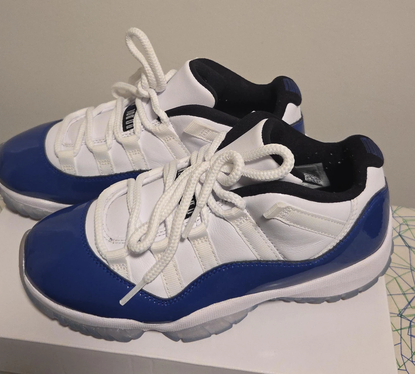 Air Jordan 11 Low Royal Blue White