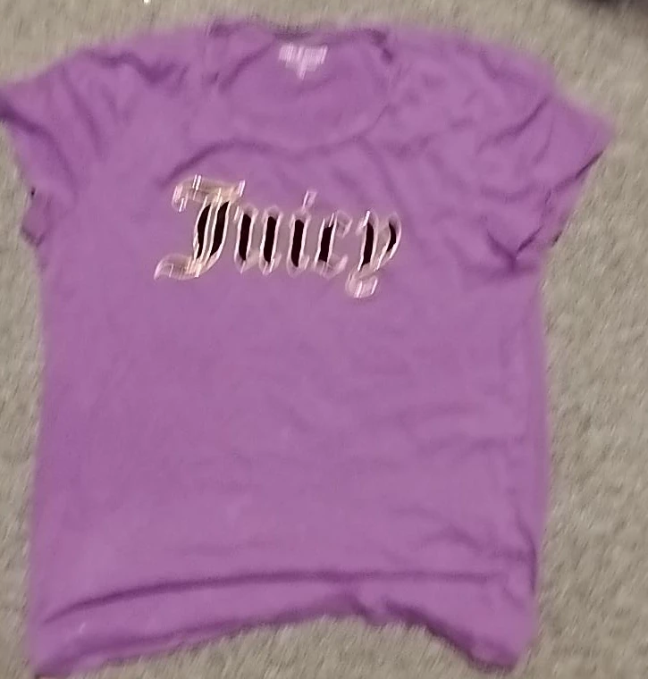 Juicy Couture T-Shirt - Purple size small
