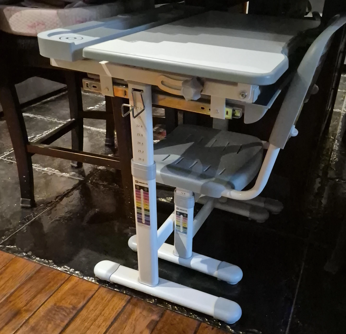 Adjustable Kids Desk and Chair Set