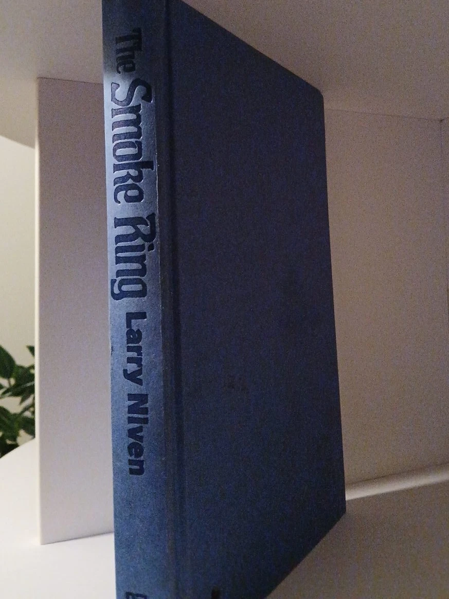 The Smoke Ring by Larry Niven - Del Rey Book