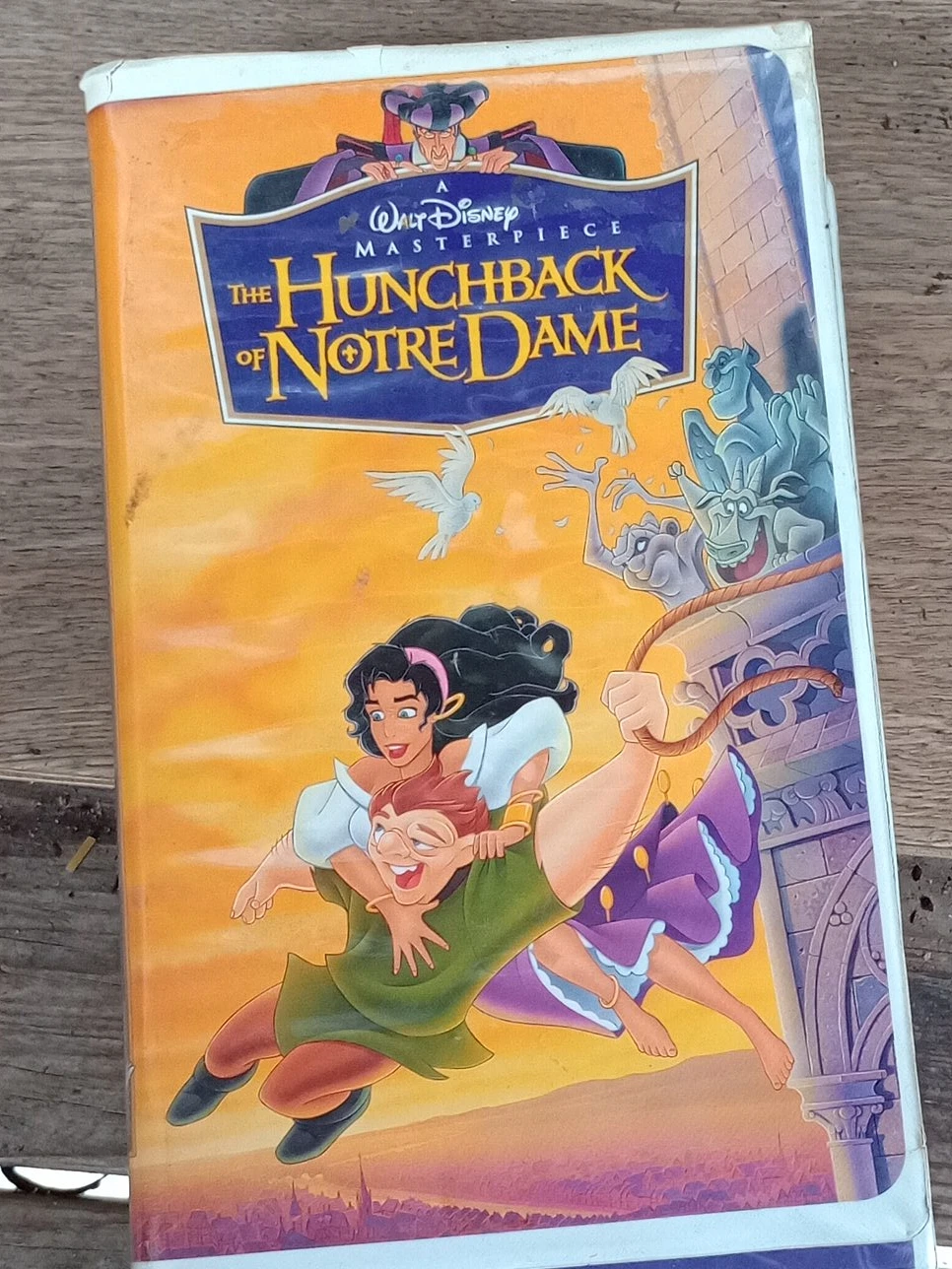 Walt Disney's The Hunchback of Notre Dame VHS